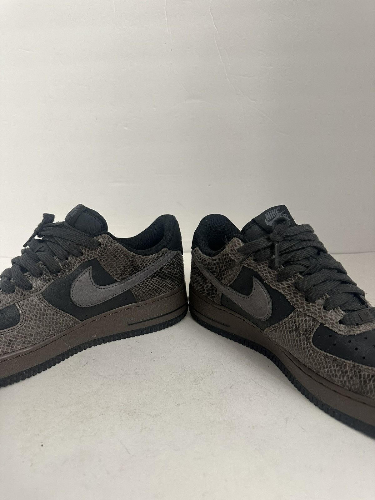 Nike Nike Air Force 1 '07 LV8 "Snakeskin Pack - Off Noir" Size US 9 / EU 42 - 5 Thumbnail