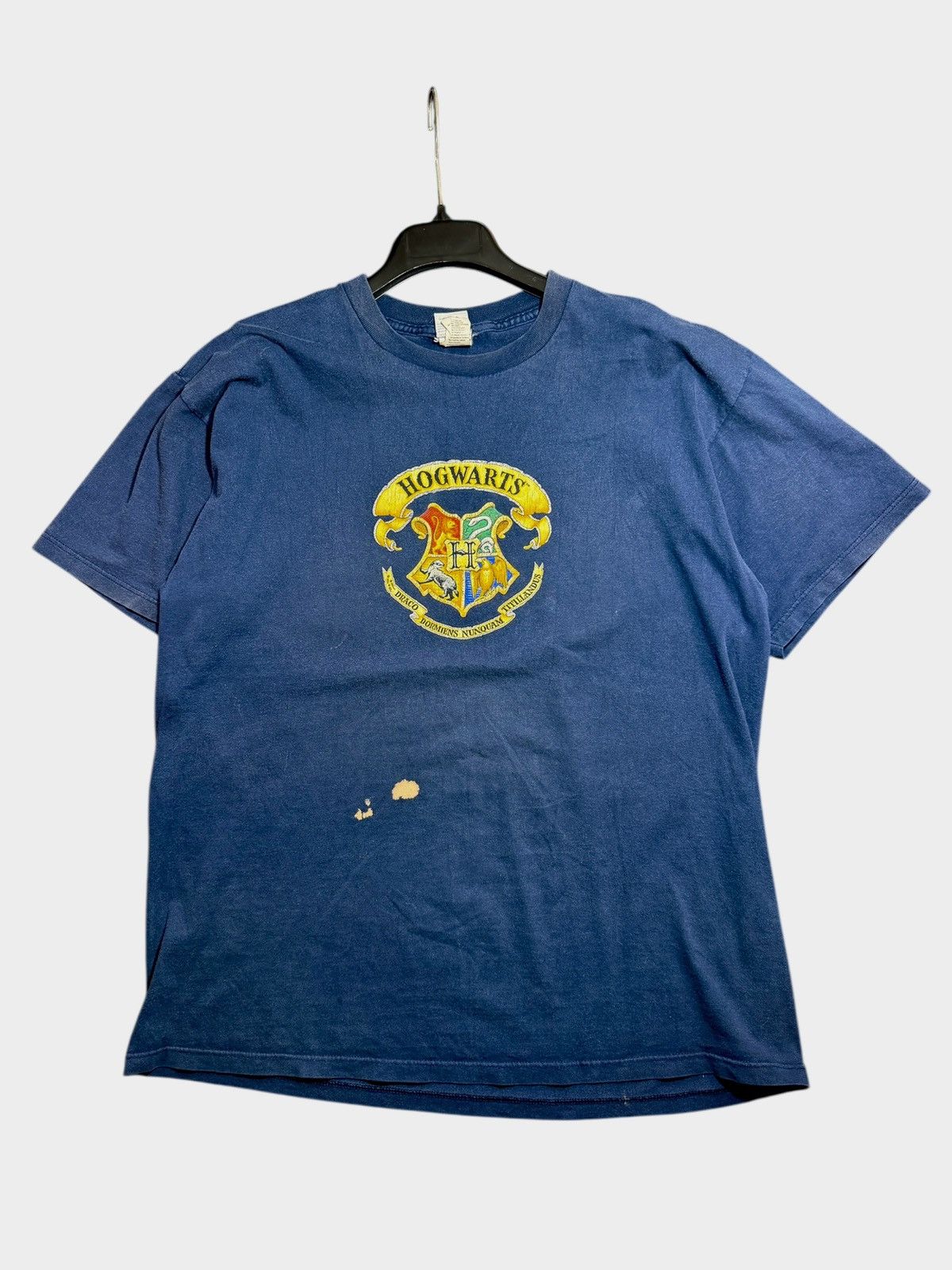 Vintage Vintage 2000 Harry Potter Hogwarts Crest Tee USA Made XL Size US XL / EU 56 / 4 - 1 Thumbnail