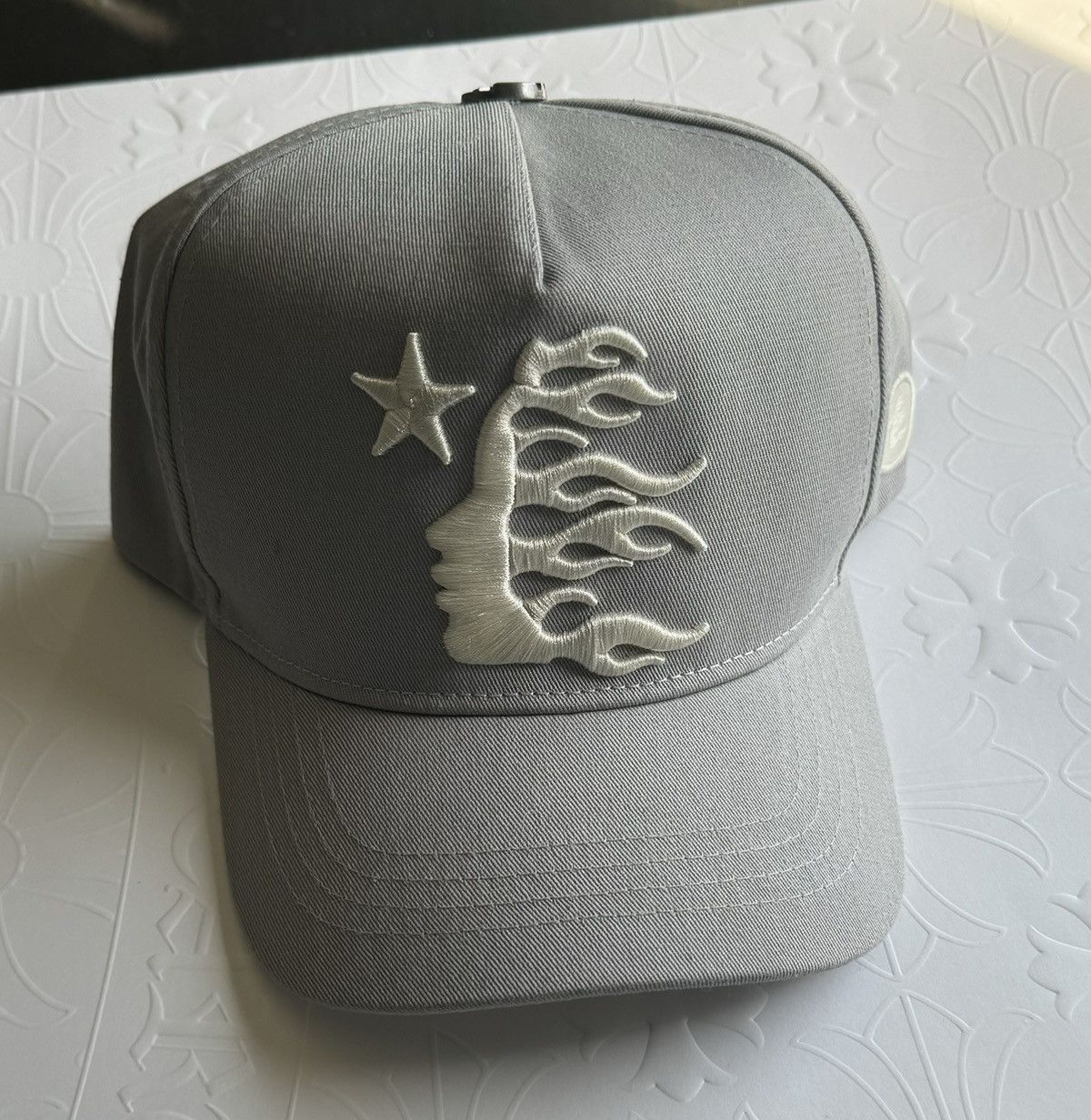 image of Hellstar Grey Trucker Snapback, Men's