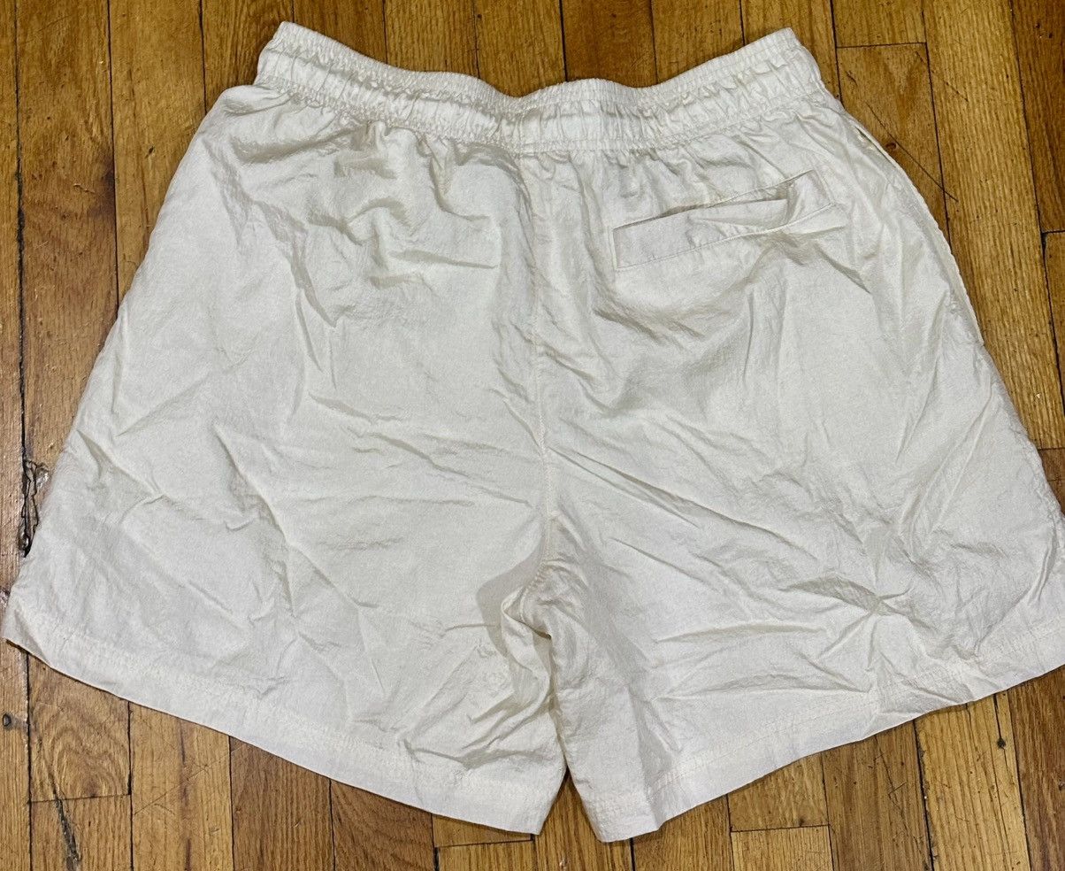 Champion × Vintage Vintage Champion “OffWhite” Nylon shorts size Medium Size US 35 - 4 Thumbnail