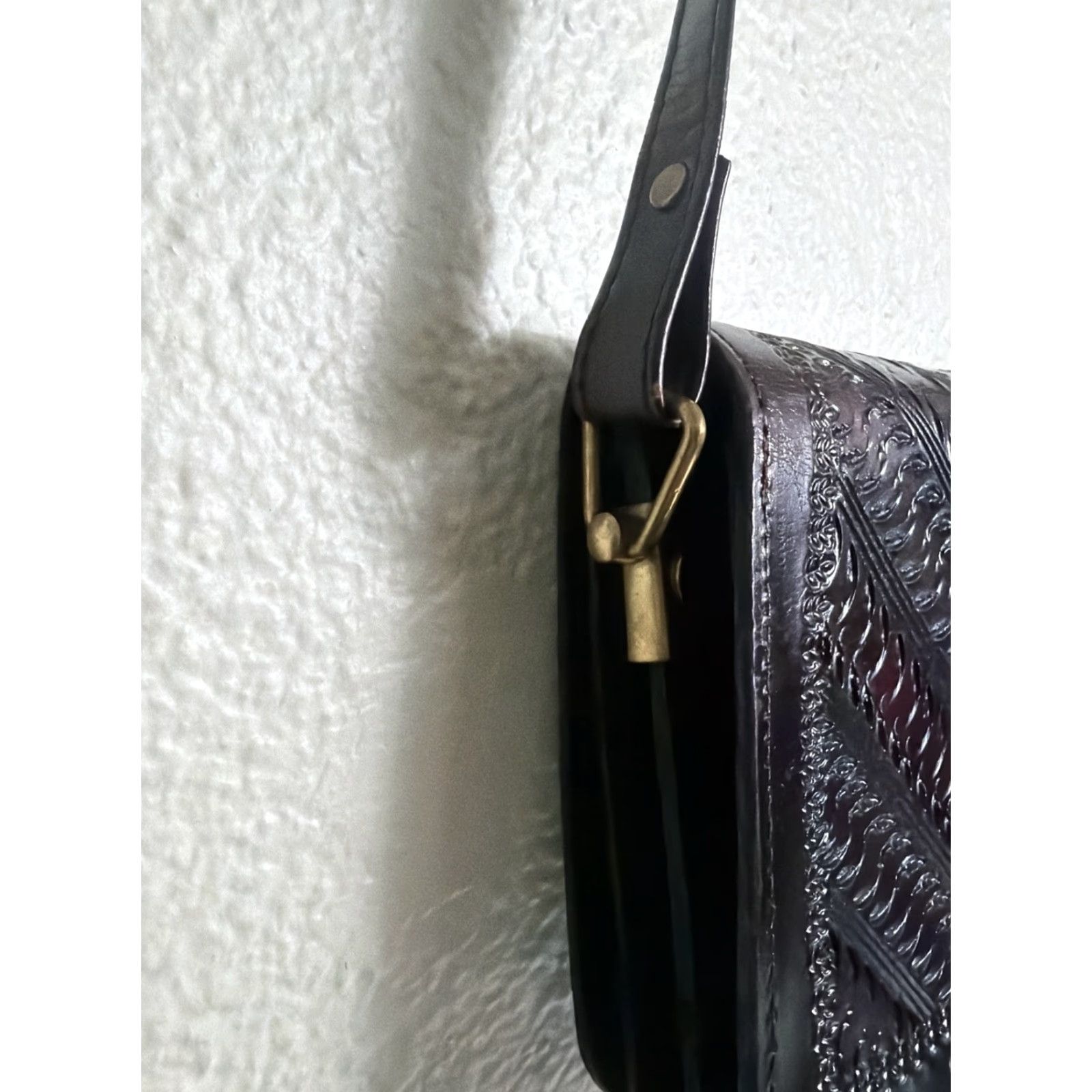 Vintage VINTAGE Unbranded Leather Crossbody Purse Womens Cherry Brown Embossed 8x6x1.5 Cross-Body Strap Size ONE SIZE - 7 Thumbnail