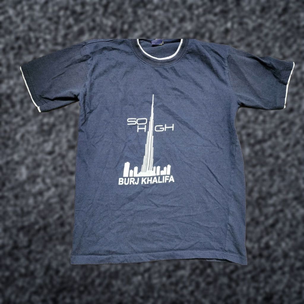 Vintage RETRO GC Burj Khalifa Dubai Skyscraper T-Shirt Adult Large Blue Graphic Men's Size US L / EU 52-54 / 3 - 1 Thumbnail
