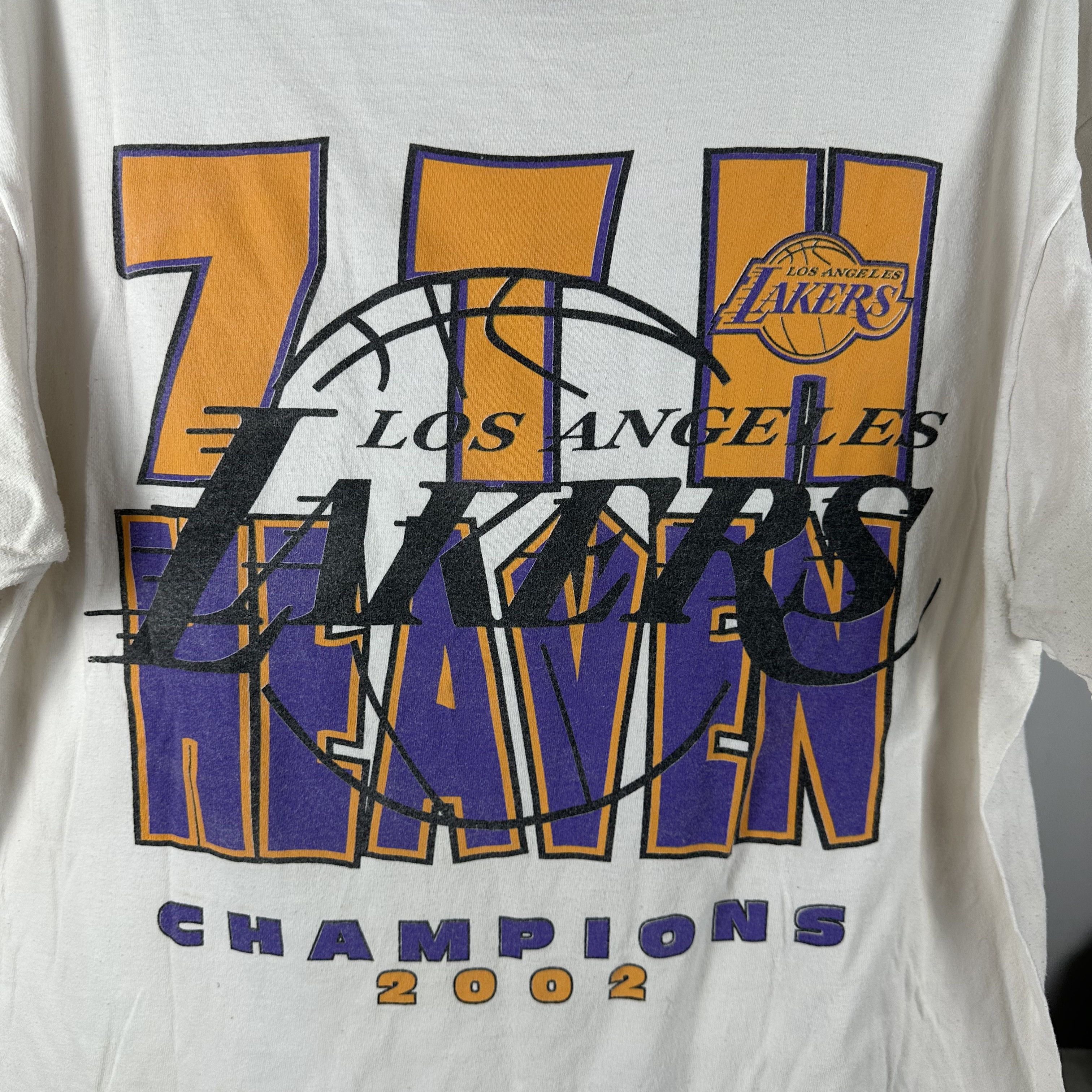 Vintage 2002 LA Lakers Kobe Bryant Shaq NBA We Got 3 Peat T-shirt Size US L / EU 52-54 / 3 - 4 Thumbnail