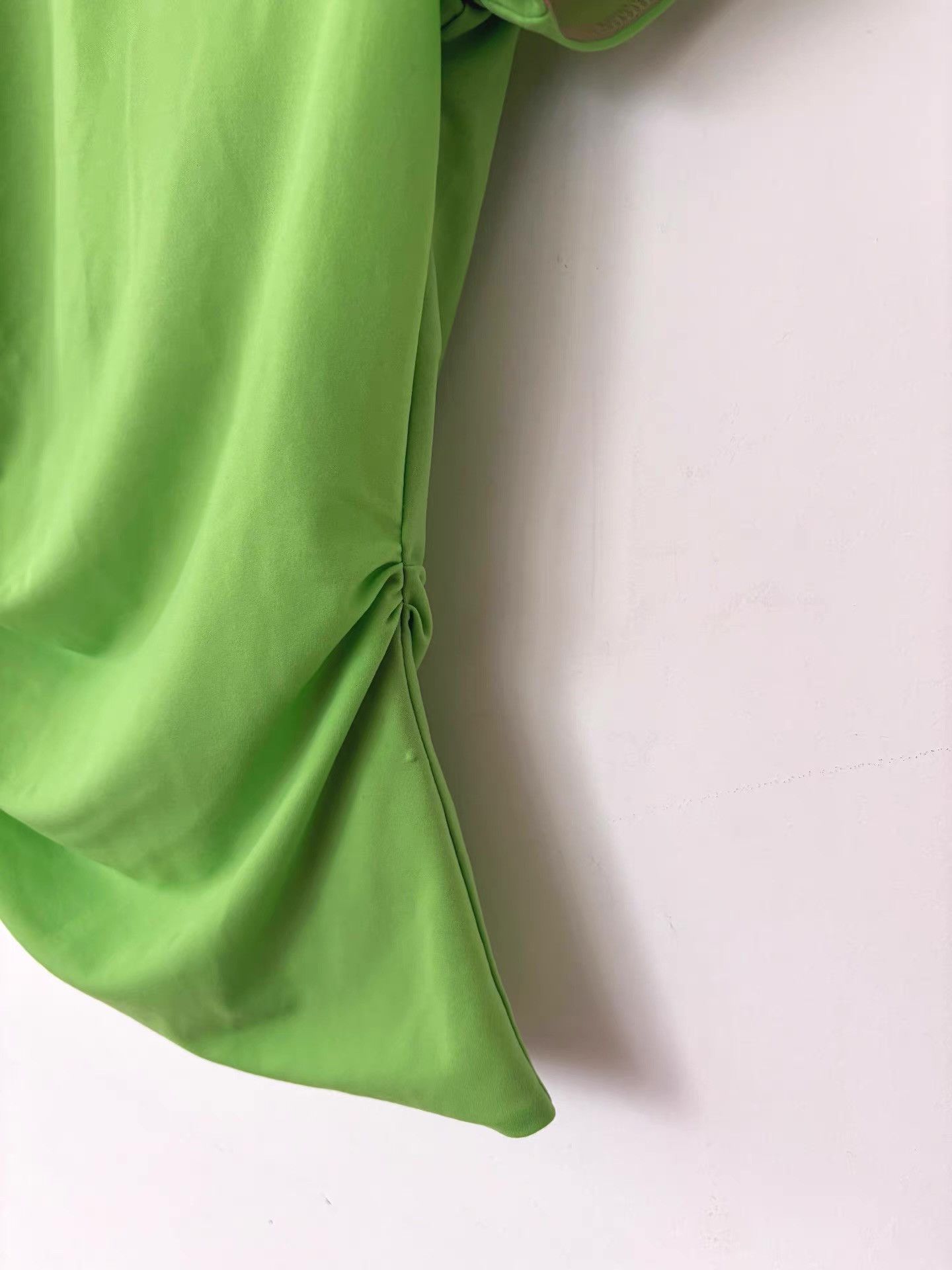 Helmut Lang Helmut Lang Asymmetrical Short Sleeve T-shirt。 Ｑ21 Size XS / US 0-2 / IT 36-38 - 3 Thumbnail