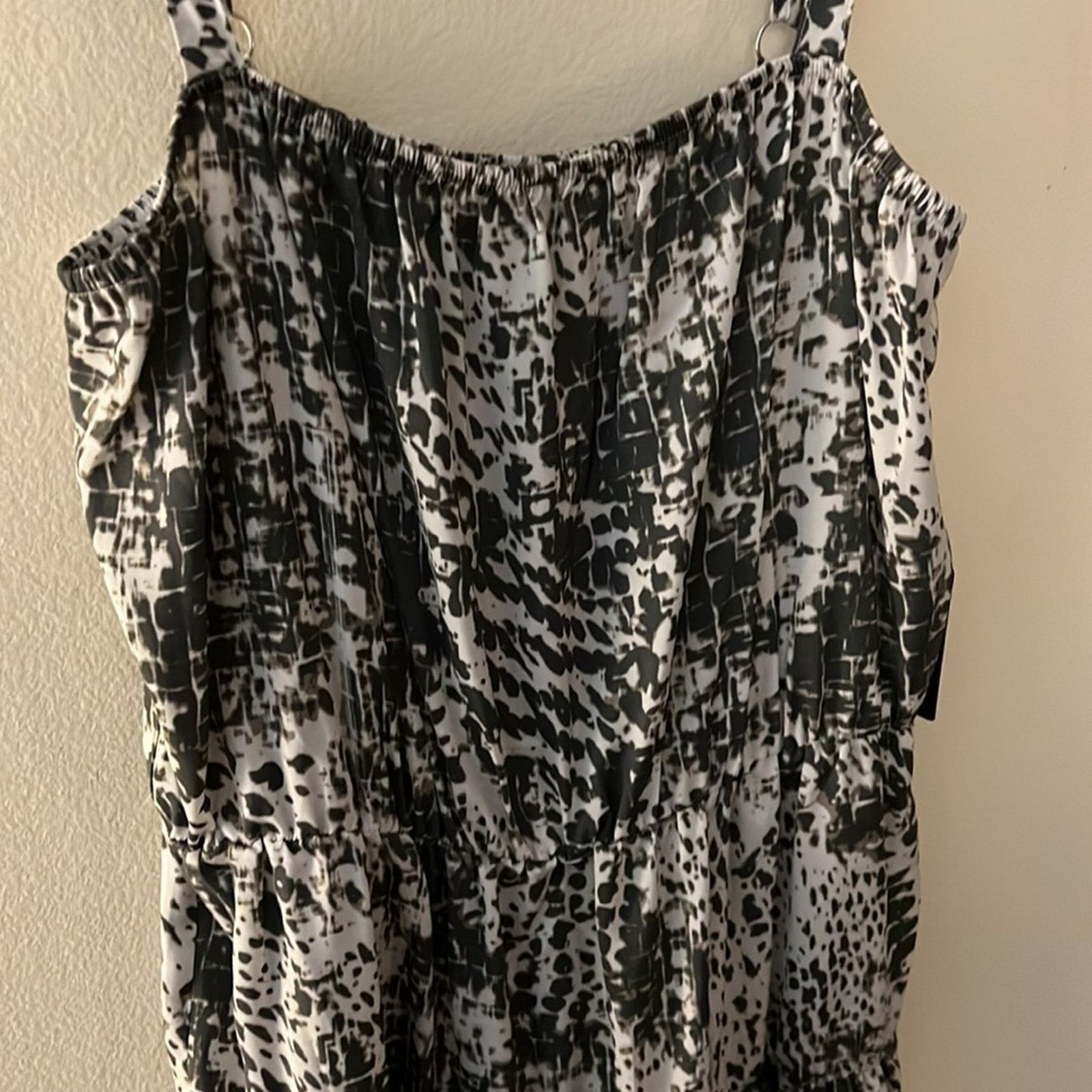 Express Express Gray Animal Print Tiered Dress Size M Size M / US 6-8 / IT 42-44 - 4 Thumbnail