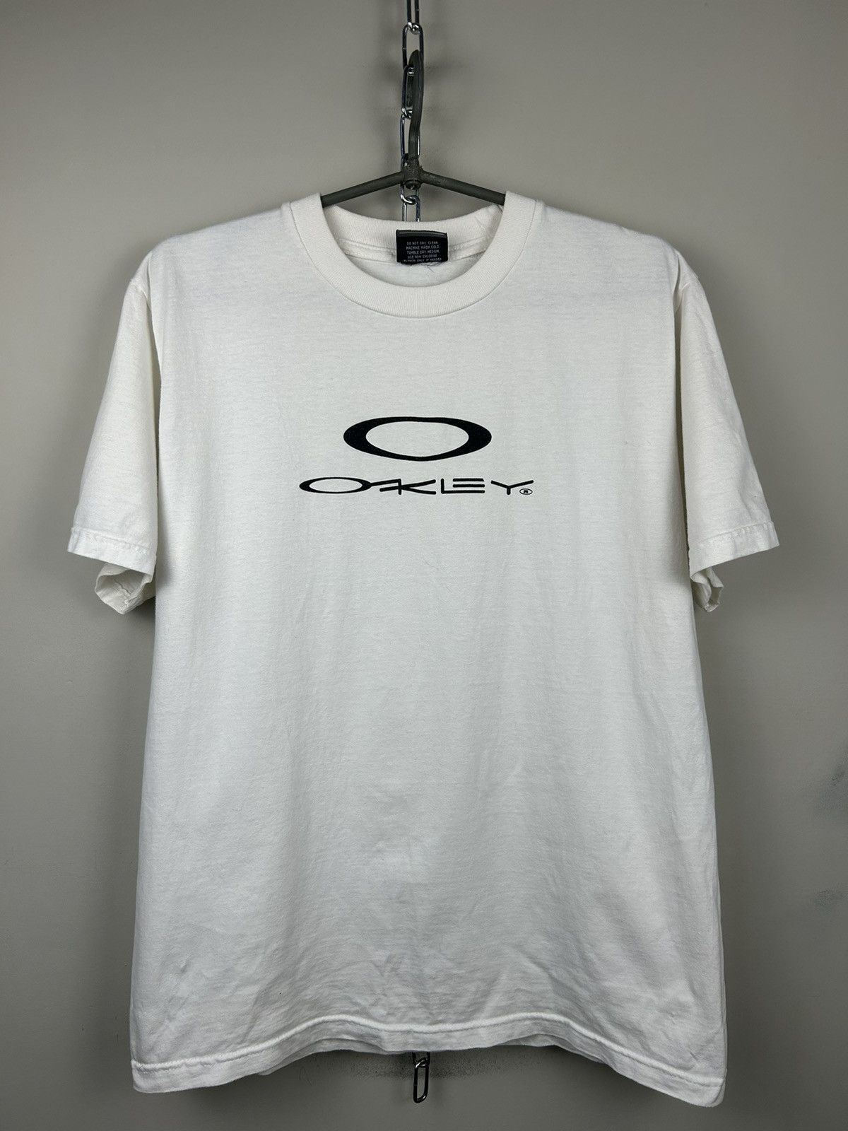 Oakley Vintage Oakley Center Logo T shirt rare Size US M / EU 48-50 / 2 - 1 Thumbnail