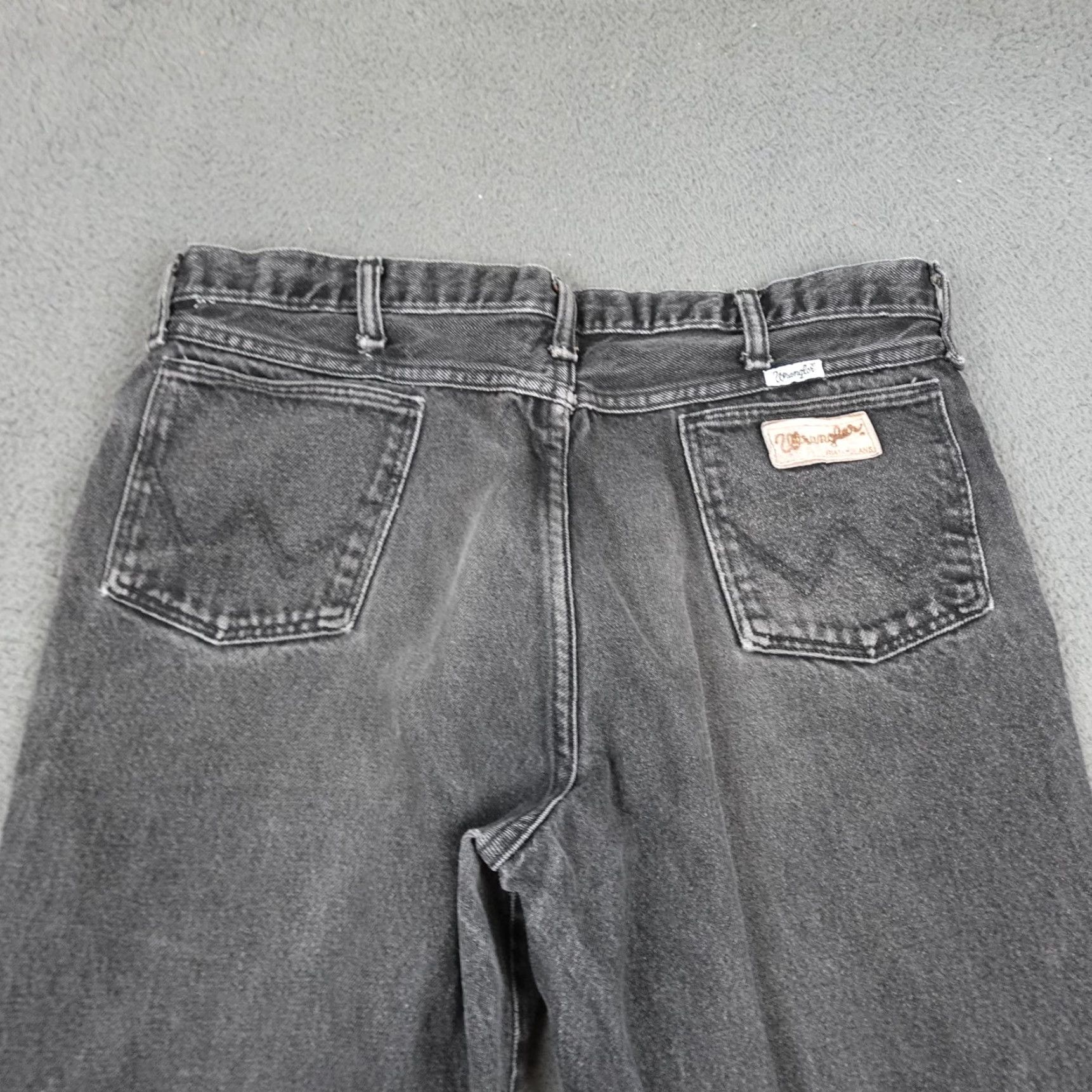 Wrangler VINTAGE Wrangler Riata Jeans Mens 36x32 Straight Leg Black Denim USA 90s (Gray) Size US 36 / EU 52 - 6 Thumbnail