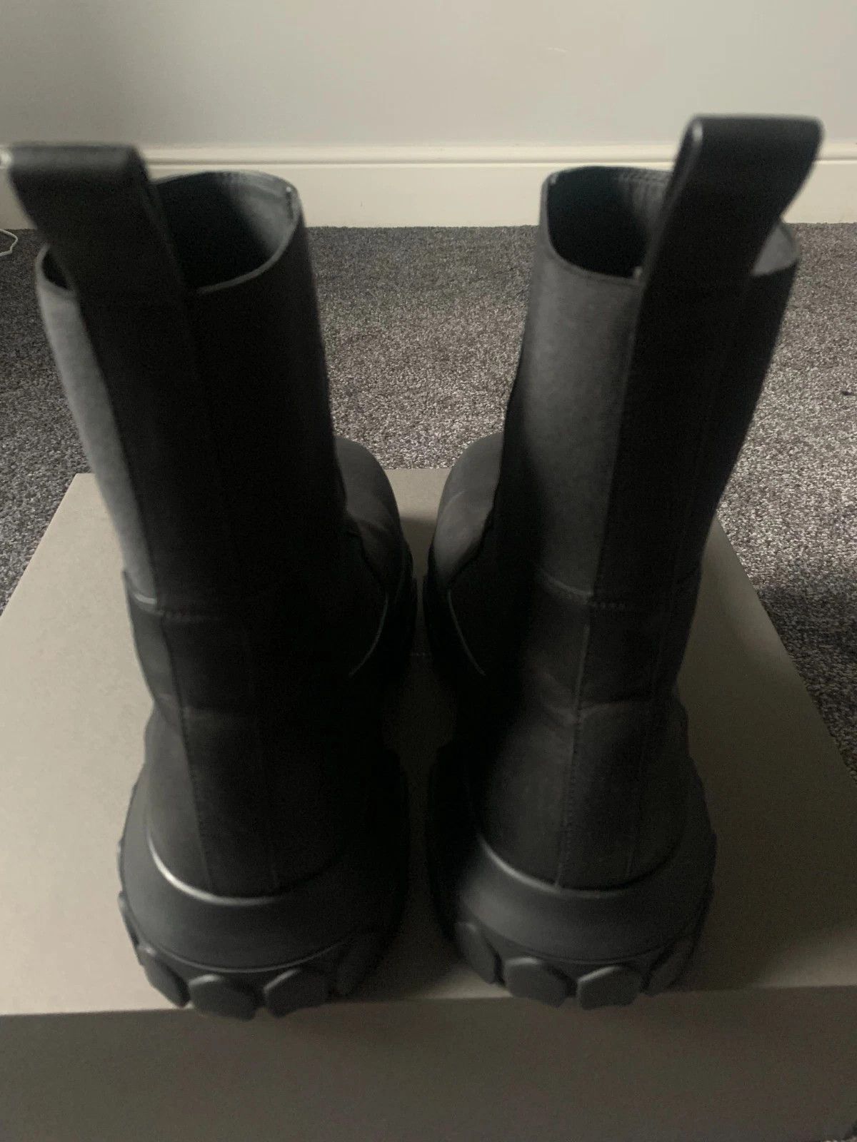 Rick Owens Rick Owens Beatle Tractor Nubuck Chelsea boots MENS EU 41 Size US 8 / EU 41 - 8 Thumbnail