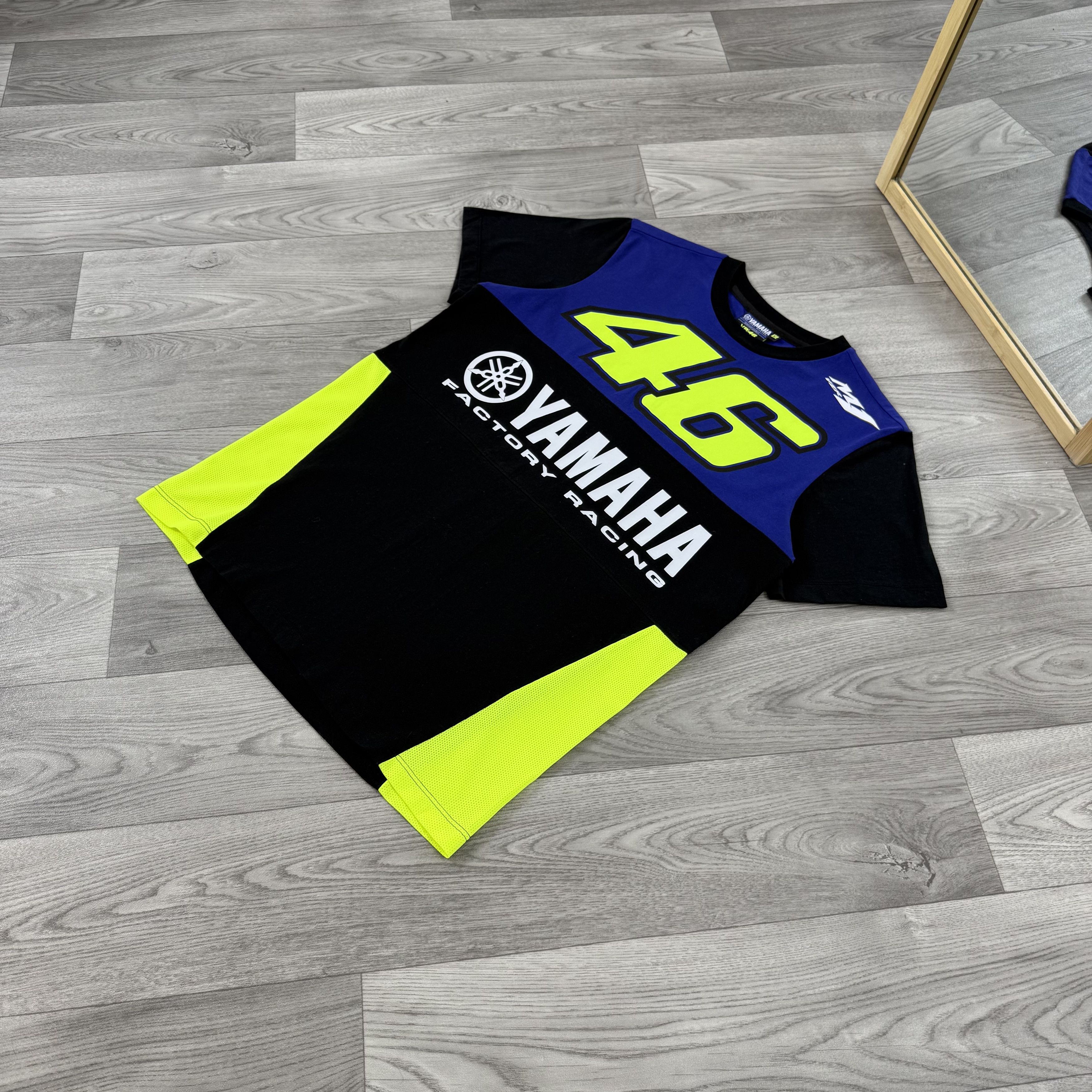 Yamaha Vintage Yamaha Valentino Rossi 46 Racing Graphic Tee Shirt Size US M / EU 48-50 / 2 - 3 Thumbnail