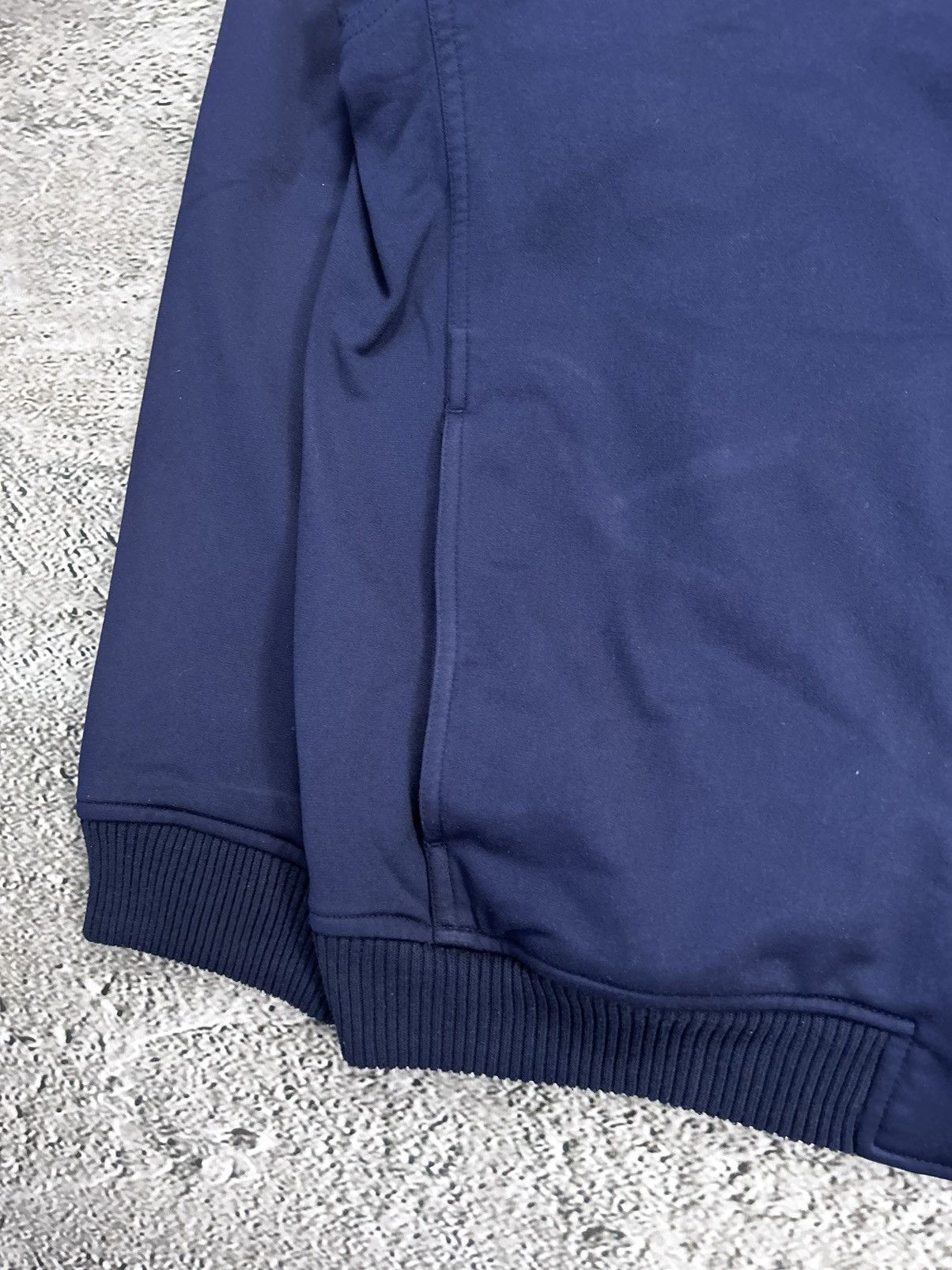 Umbro Umbro vintage track jacket zip sweatshirt navy big logo Y2K Size US L / EU 52-54 / 3 - 5 Thumbnail