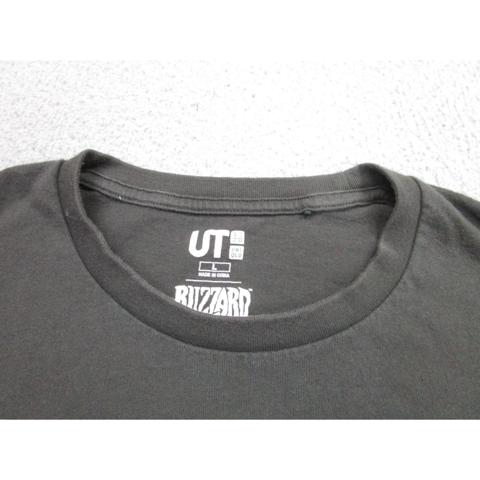 Uniqlo VINTAGE Uniqlo Shirt Mens L Gray Blizzard Horned Skull Game Graphic Tee UT 2019 Size US L / EU 52-54 / 3 - 5 Thumbnail