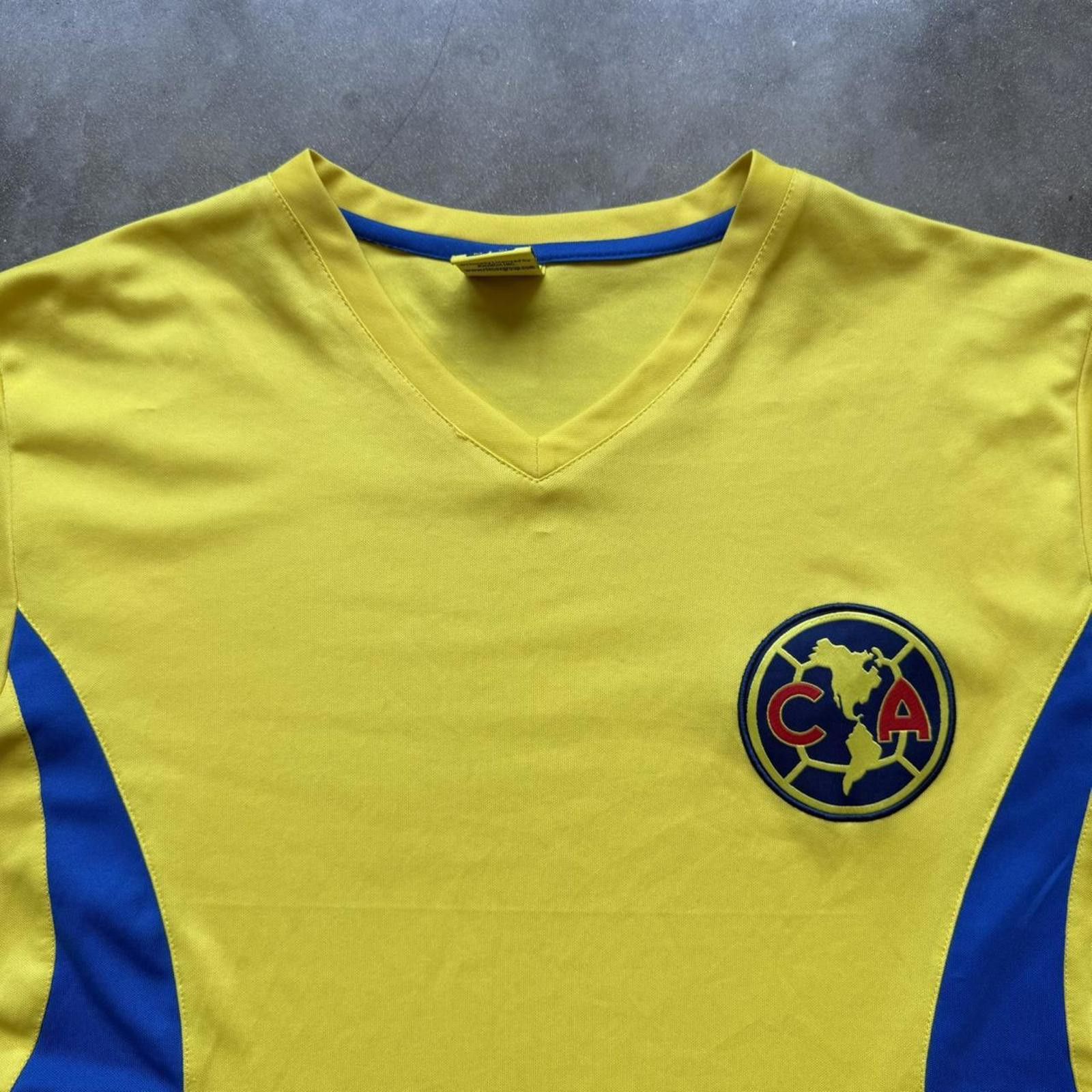 Other Official Club America Training Futbol Soccer KIT Size US M / EU 48-50 / 2 - 3 Thumbnail