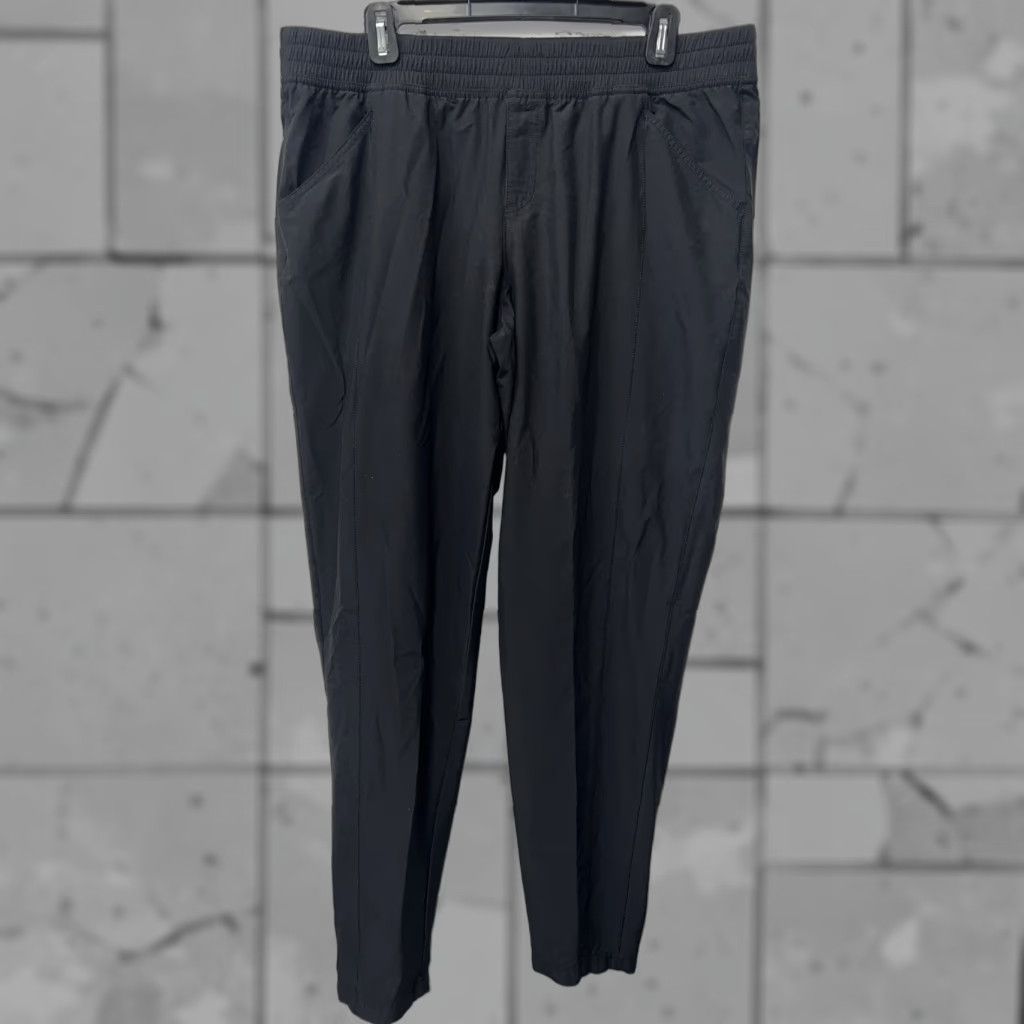 The North Face The North Face Pants Womens Black Nylon 32” Inseam 16 16 Women Chino Regular Size 16 Size 38" / US 16 / IT 52 - 1 Thumbnail