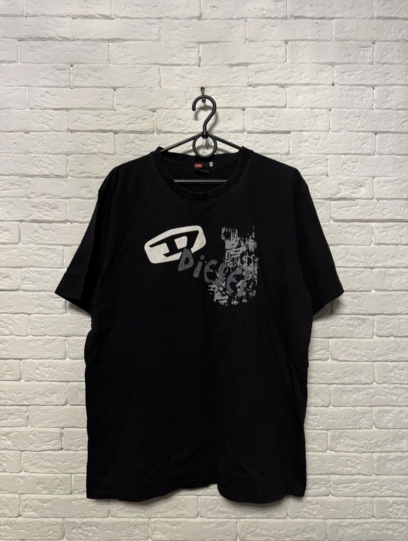 Diesel Vintage Diesel Y2K T-shirt Huge Logo Tee Sz L Size US L / EU 52-54 / 3 - 1 Thumbnail