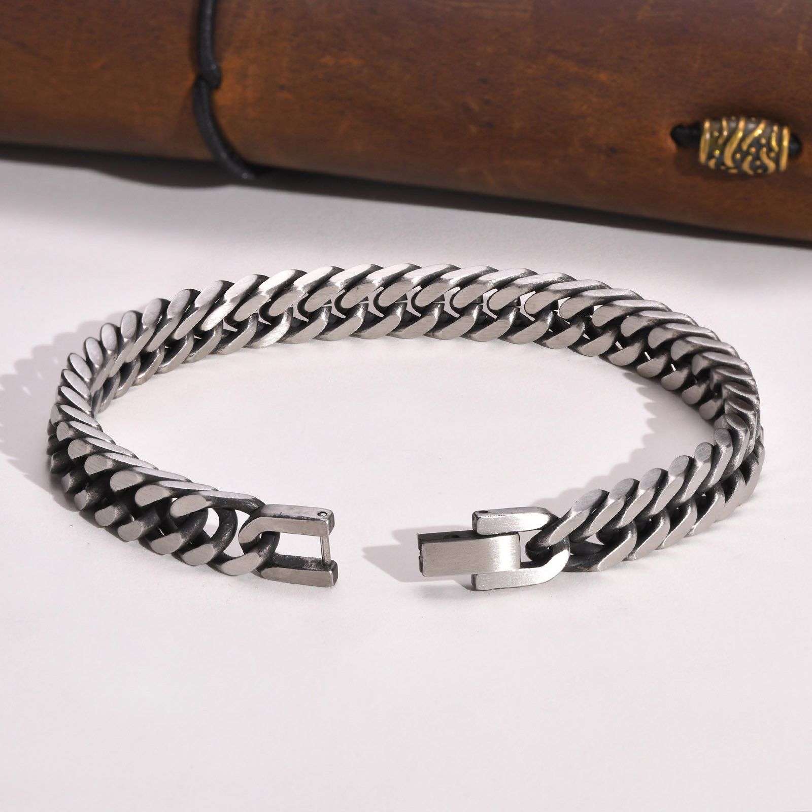 Jewelry x Vintage Chunky Retro Cuban Chain Bracelet For Men in Silver