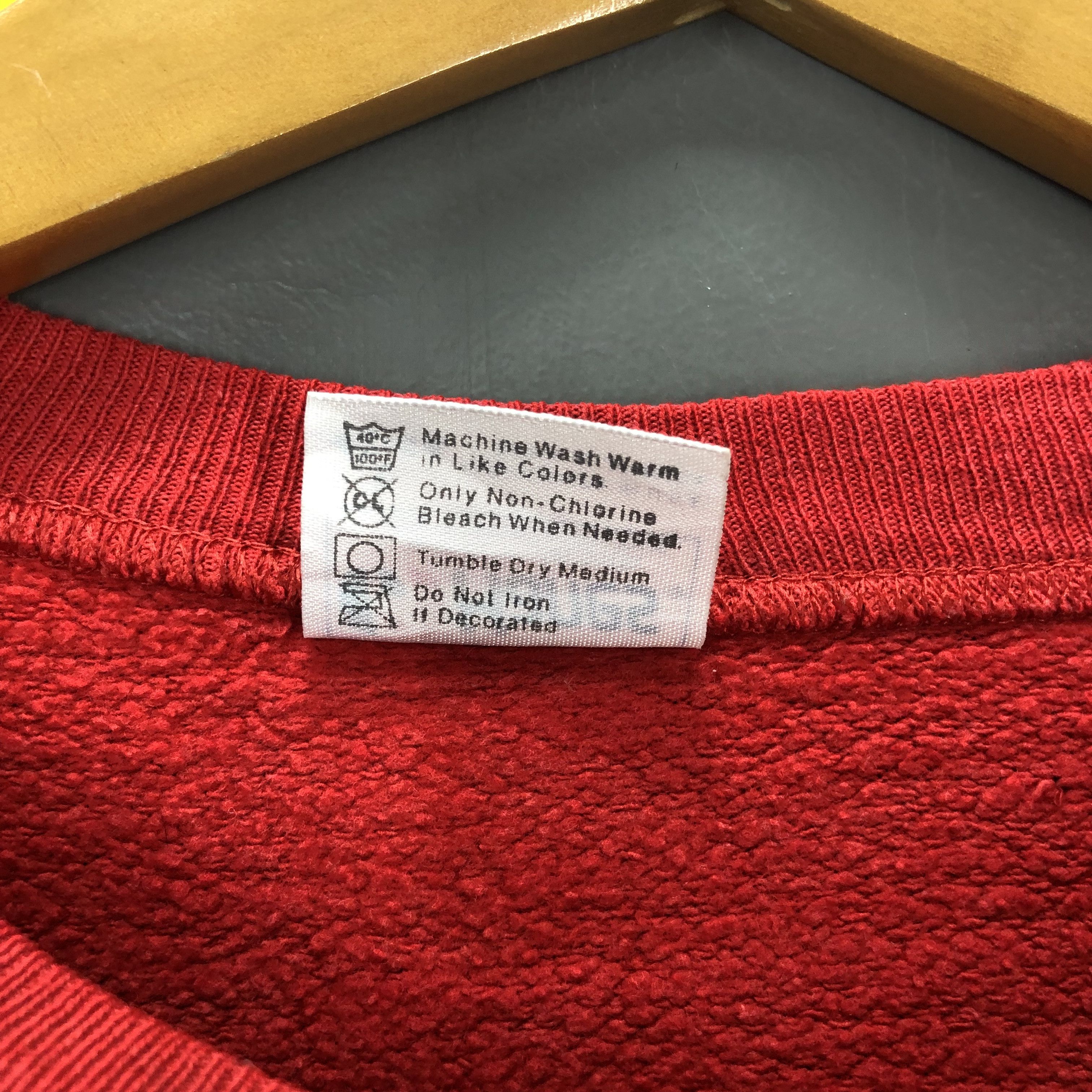 Hanes 80s Vintage UTICA CLUB NY Crew Neck Sweatshirt #1681/05 Size US M / EU 48-50 / 2 - 5 Thumbnail