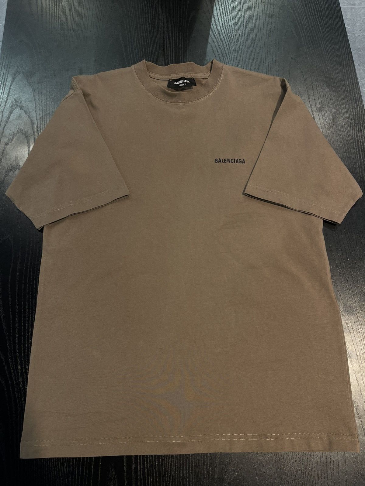 Balenciaga Size M - Balenciaga Tee Brown Oversized Embroidered Size US M / EU 48-50 / 2 - 1 Thumbnail