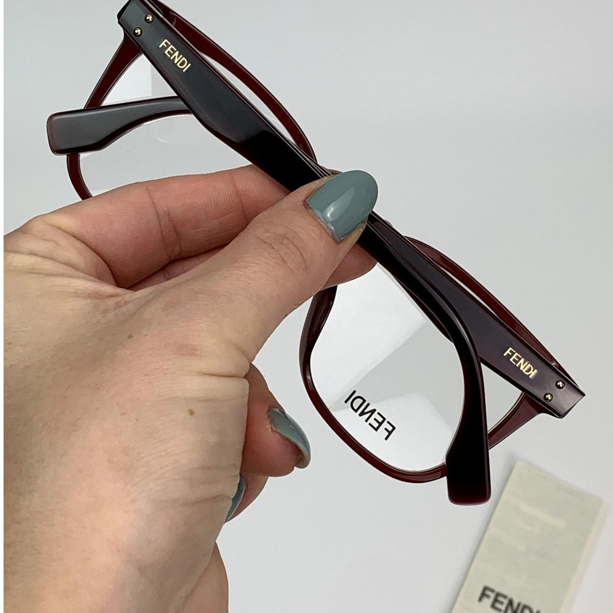 Fendi NEW Fendi FE50004I 51069 Milky Burgundy Women Authentic Size ONE SIZE - 3 Thumbnail