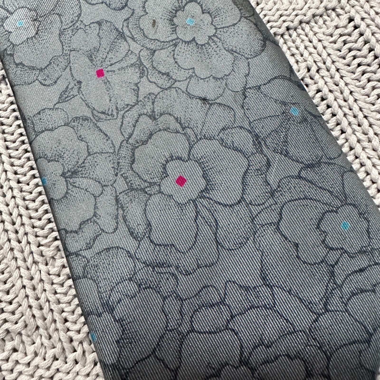 Givenchy Vintage Givenchy silver flower Italian silk men's tie Size ONE SIZE - 2 Thumbnail