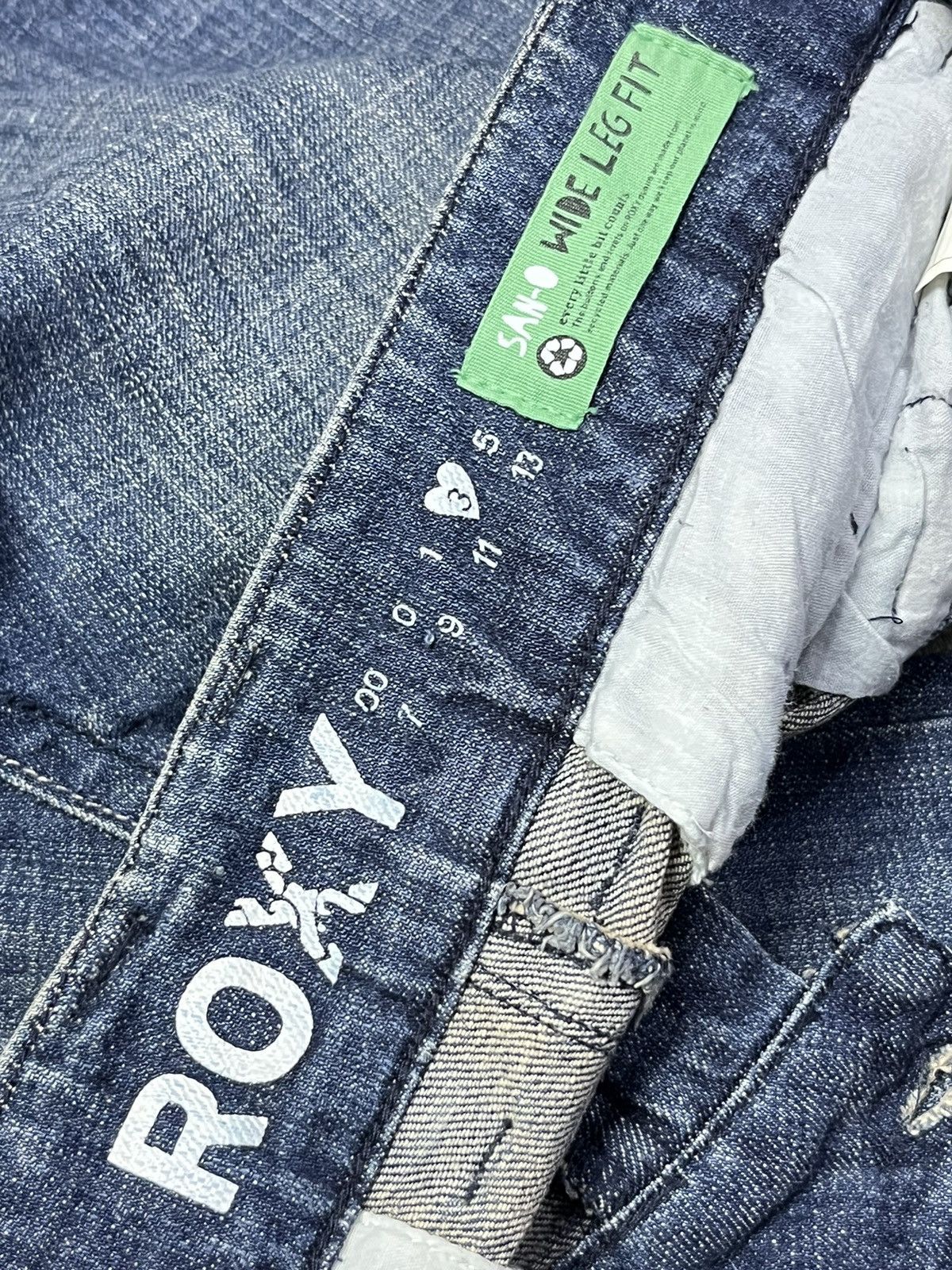 Quiksilver FYE 🔥ROXY Ultra Wide Leg Flare Vintage Distressed Denim Size 29" - 9 Thumbnail