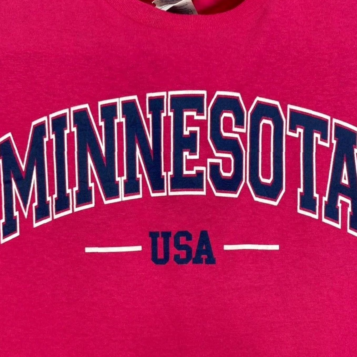 Delta Delta Minnesota USA Souvenir Long Sleeve Pink T-Shirt M Men Graphic Spellout Size US M / EU 48-50 / 2 - 3 Thumbnail