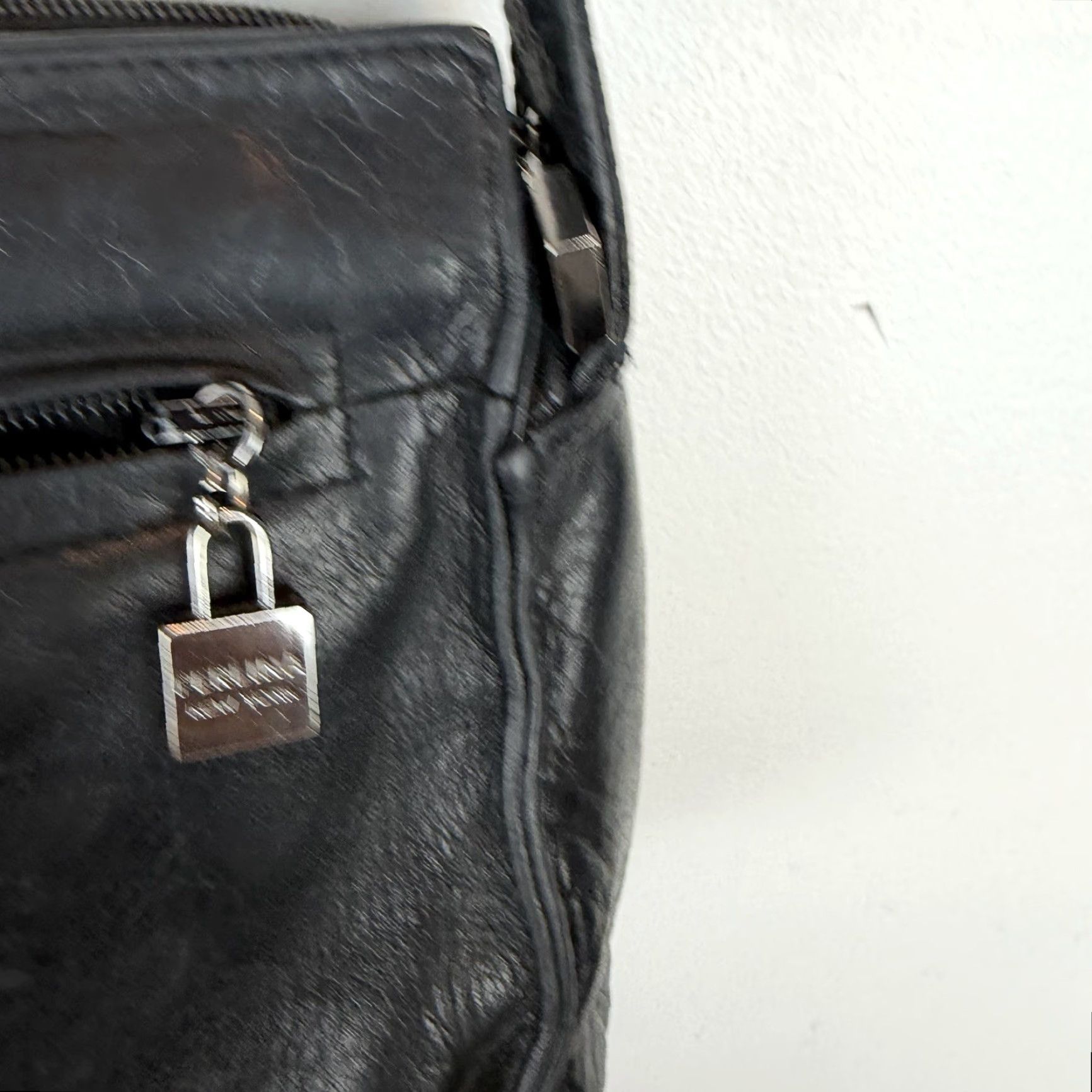 Vintage VINTAGE Perlina Leather Purse Shoulder Bag Black 90s Y2K Women Medium Leather Purse Shoulder Bag Vintage Style Mens Womens Girls Size ONE SIZE - 7 Thumbnail