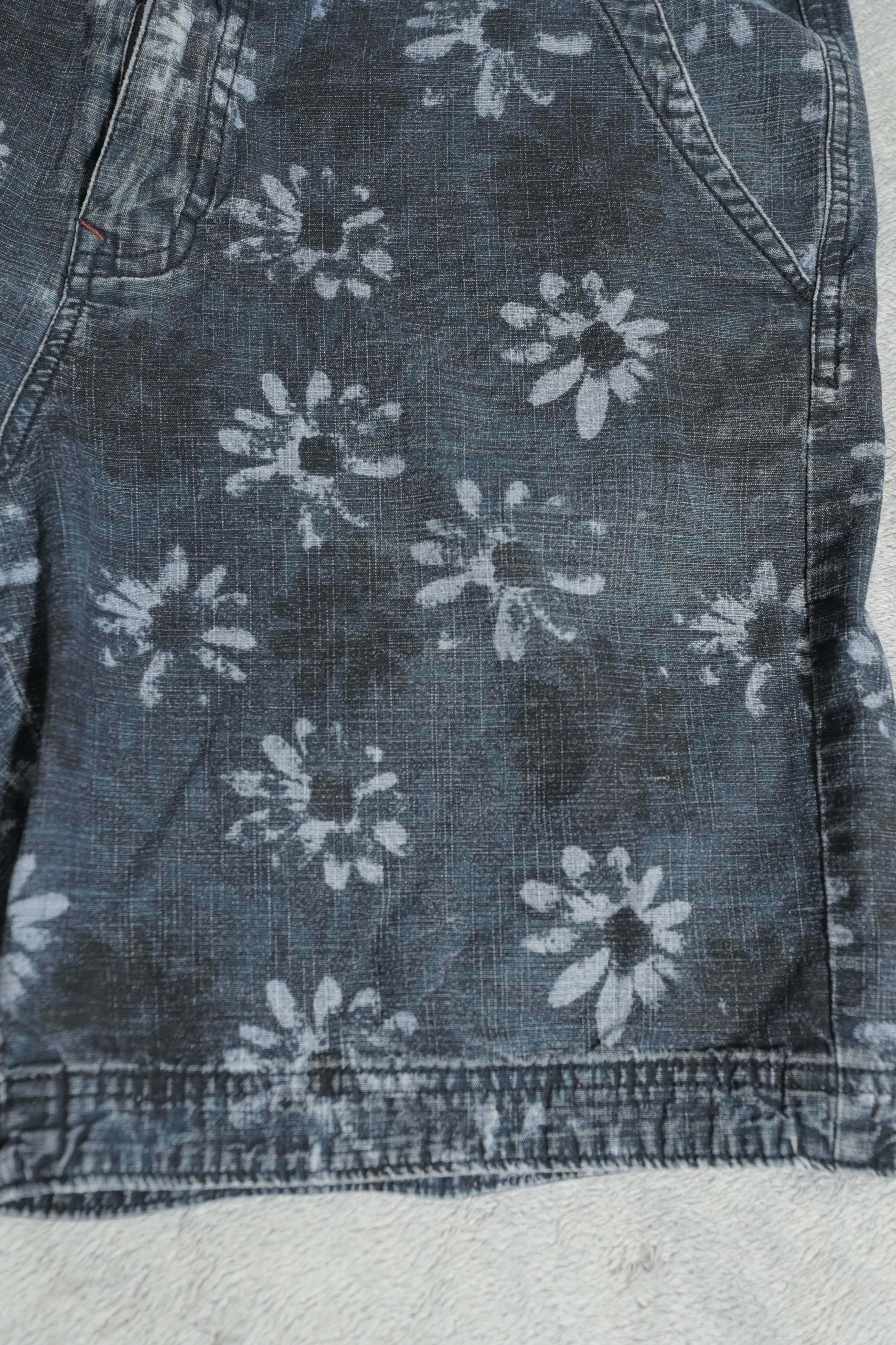Other Shipmen Supply CPO Provisions Floral Denim Shorts (32) Size US 32 / EU 48 - 4 Thumbnail