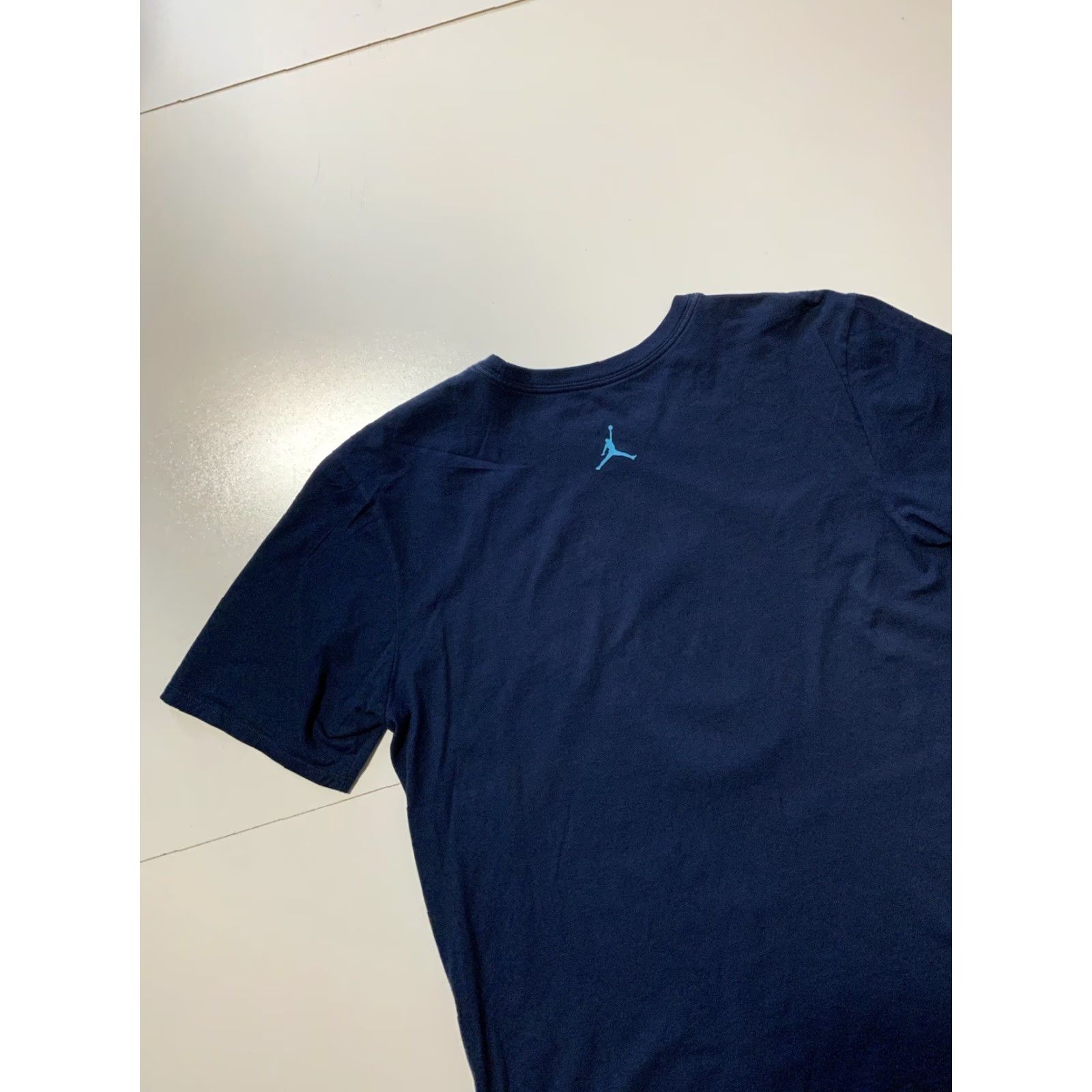 Jordan Brand Air Jordan Is It The Shoes Jumpman Graphic Basketball S/S Crewneck T-Shirt Sz.L Mens Large Blue Crew Neck Shirt Size US L / EU 52-54 / 3 - 5 Thumbnail