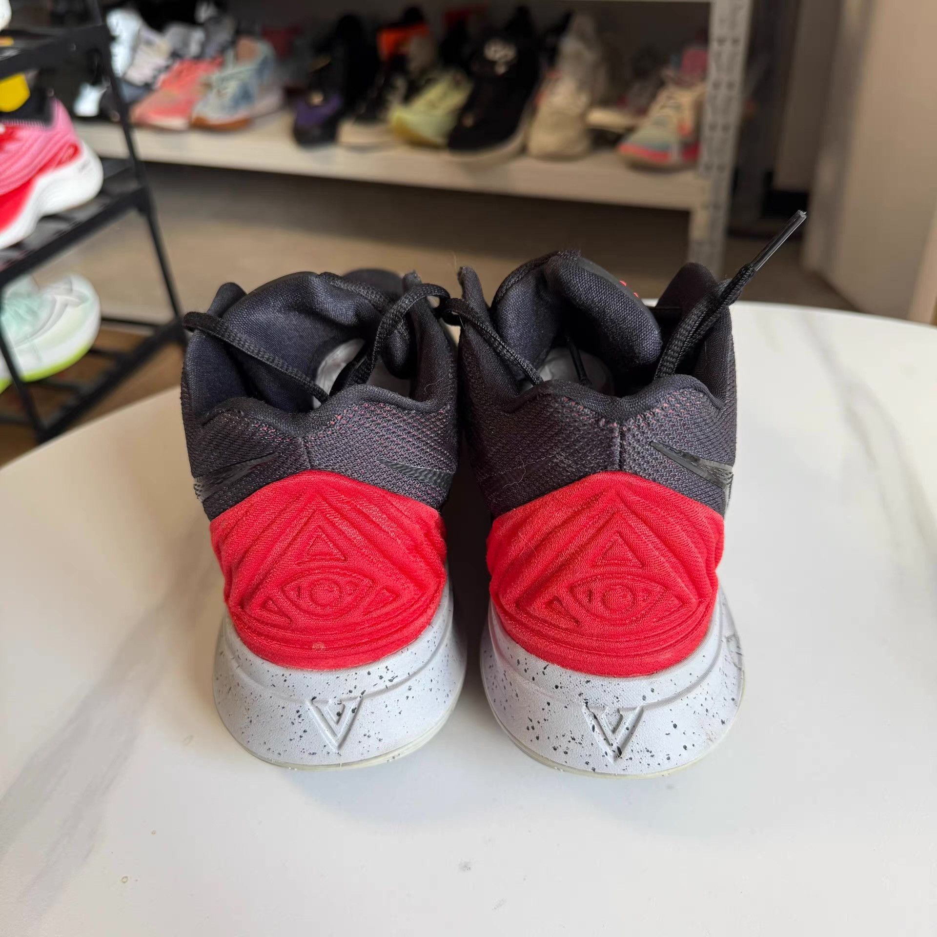 Nike Nike Kyrie 5, Zoom cushioning Q10 Size US 10 / EU 43 - 3 Thumbnail