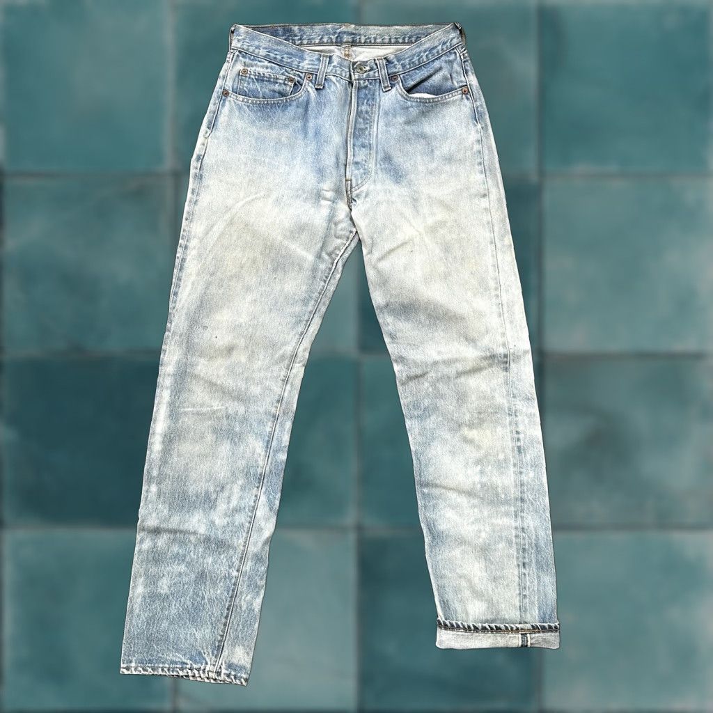 Levi's VINTAGE Levi's 501 XX Jeans Denim Regular 32x36 Light Wash Blue USA 80s 90s Straight Mens Jeans Size US 32 / EU 48 - 1 Thumbnail