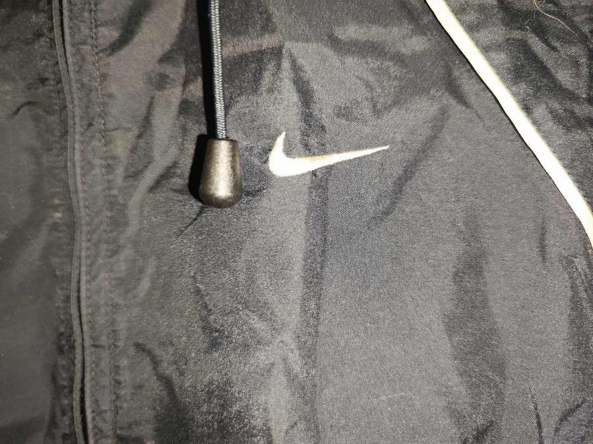Nike × Vintage Vintage Nike hooded windbreaker size L Size US L / EU 52-54 / 3 - 3 Thumbnail