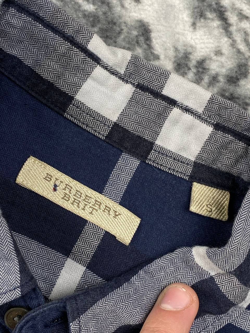 Burberry Burberry Brit Check Shirts Buttons Long Sleeve Men Size S Size US S / EU 44-46 / 1 - 6 Thumbnail