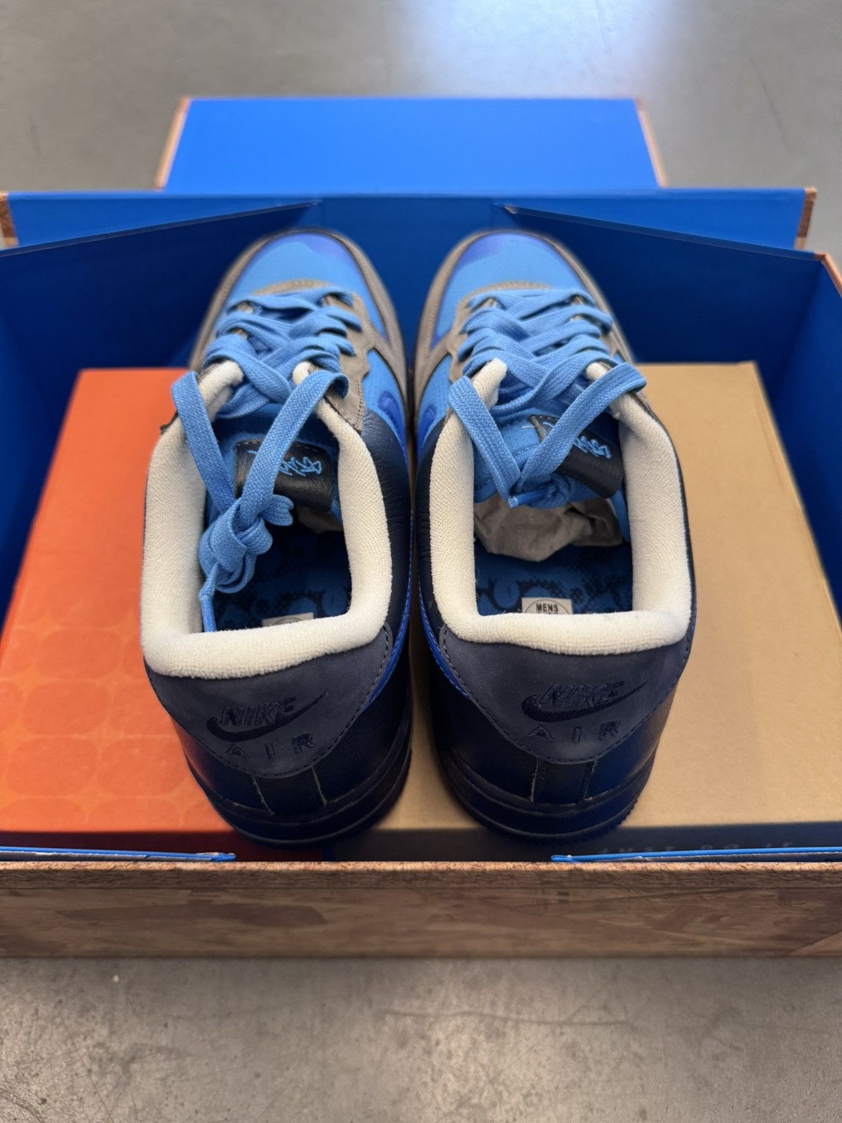 Nike 2024 Special Box Set Nike Air Max 95 + Air Force 1 Signed Size US 9.5 / EU 42-43 - 19 Thumbnail