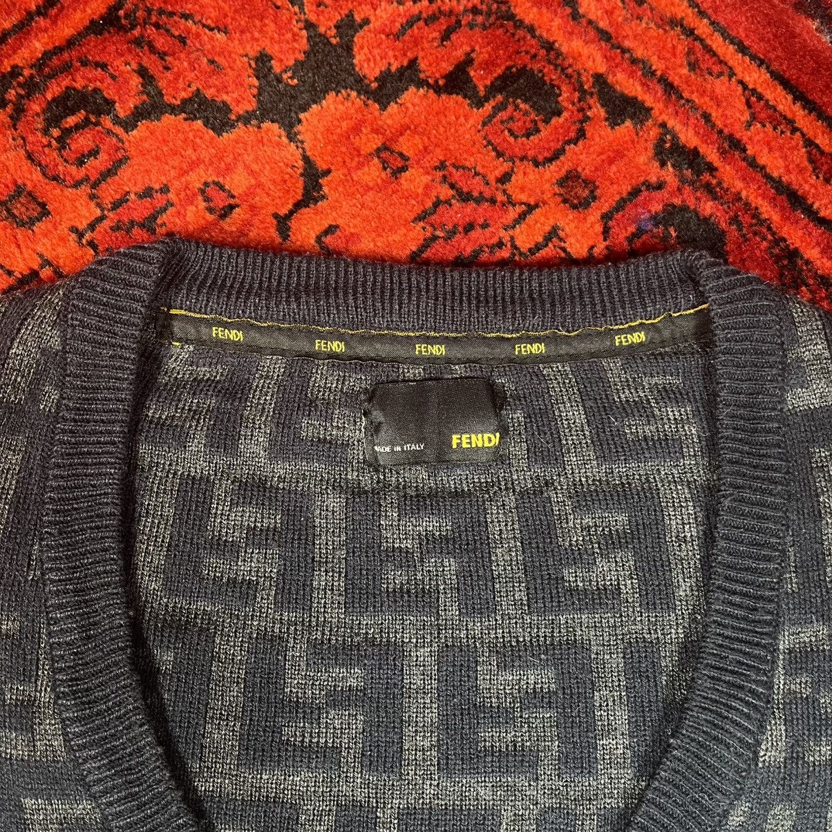 Fendi Vintage Luxury Fendi FF Monogram Wool V-Neck Sweater Navy Size M / US 6-8 / IT 42-44 - 7 Thumbnail
