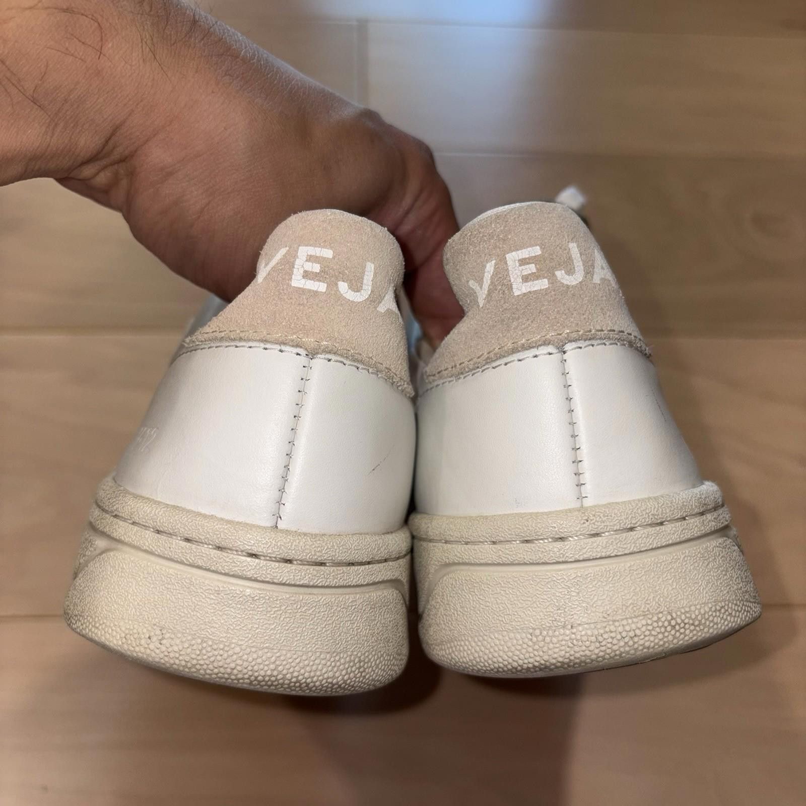 Veja Veja V-12 Women’s Size 9 White Sable Leather Sneakers Size US 9 / EU 42 - 6 Thumbnail