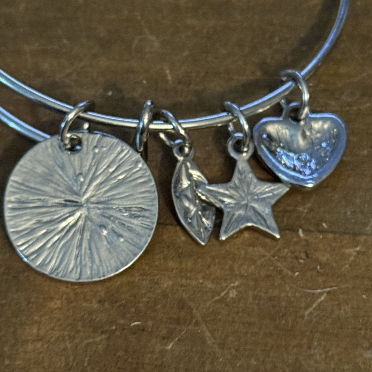 Other Silver tone Good Friends expandable charm bangle bracelet Size ONE SIZE - 4 Thumbnail