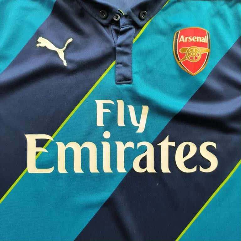 Puma Arsenal 2014-15 Puma third football jersey size L Size US L / EU 52-54 / 3 - 5 Thumbnail