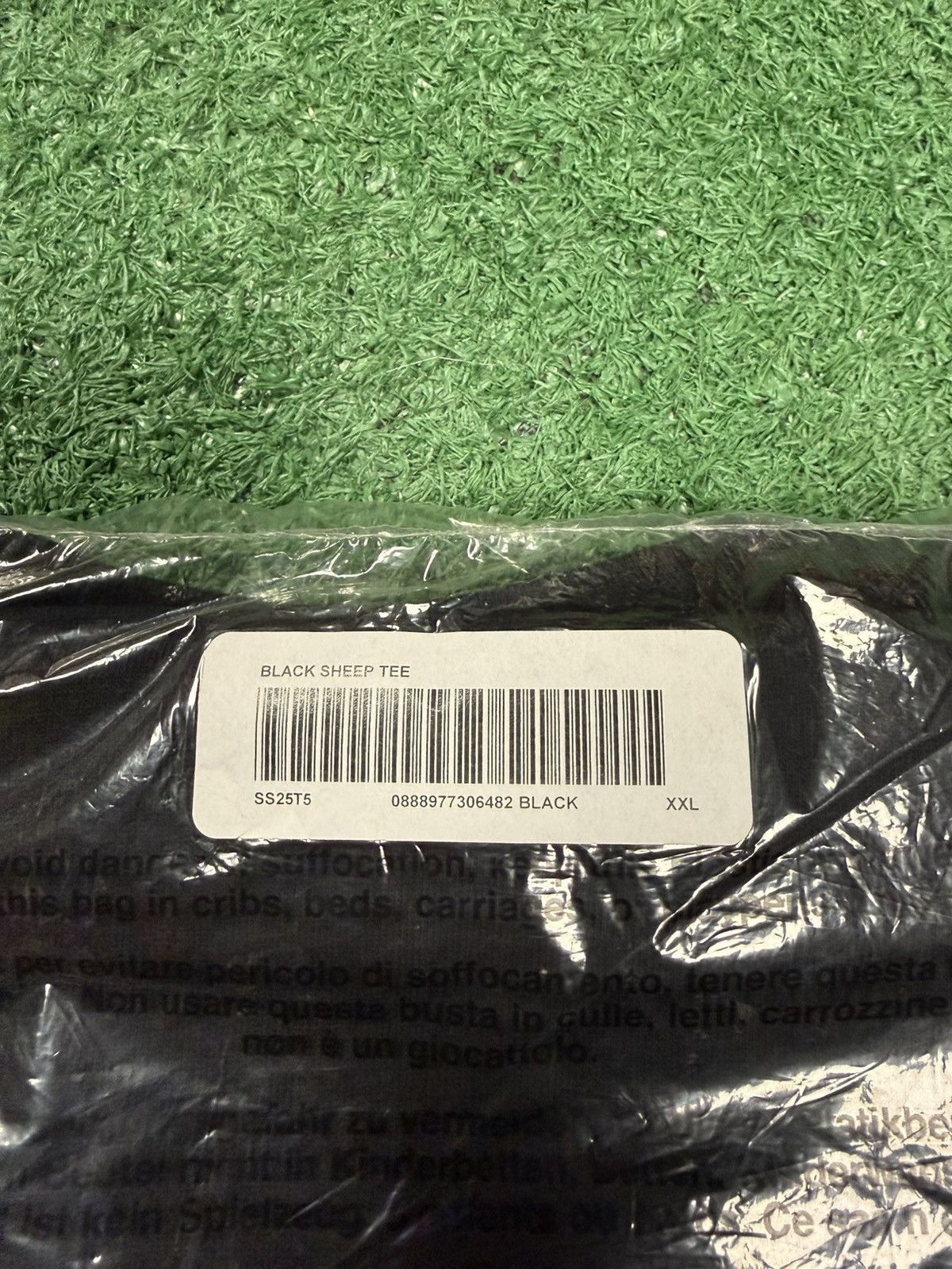 Supreme Supreme damien hurst sheep tee shirt Size US XXL / EU 58 / 5 - 4 Thumbnail
