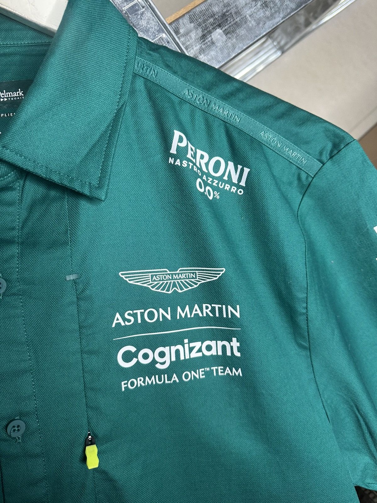 Formula 1 Aston Martin Cognizant F1 Team Shirt XL Official Pelmark Size US XL / EU 56 / 4 - 6 Thumbnail