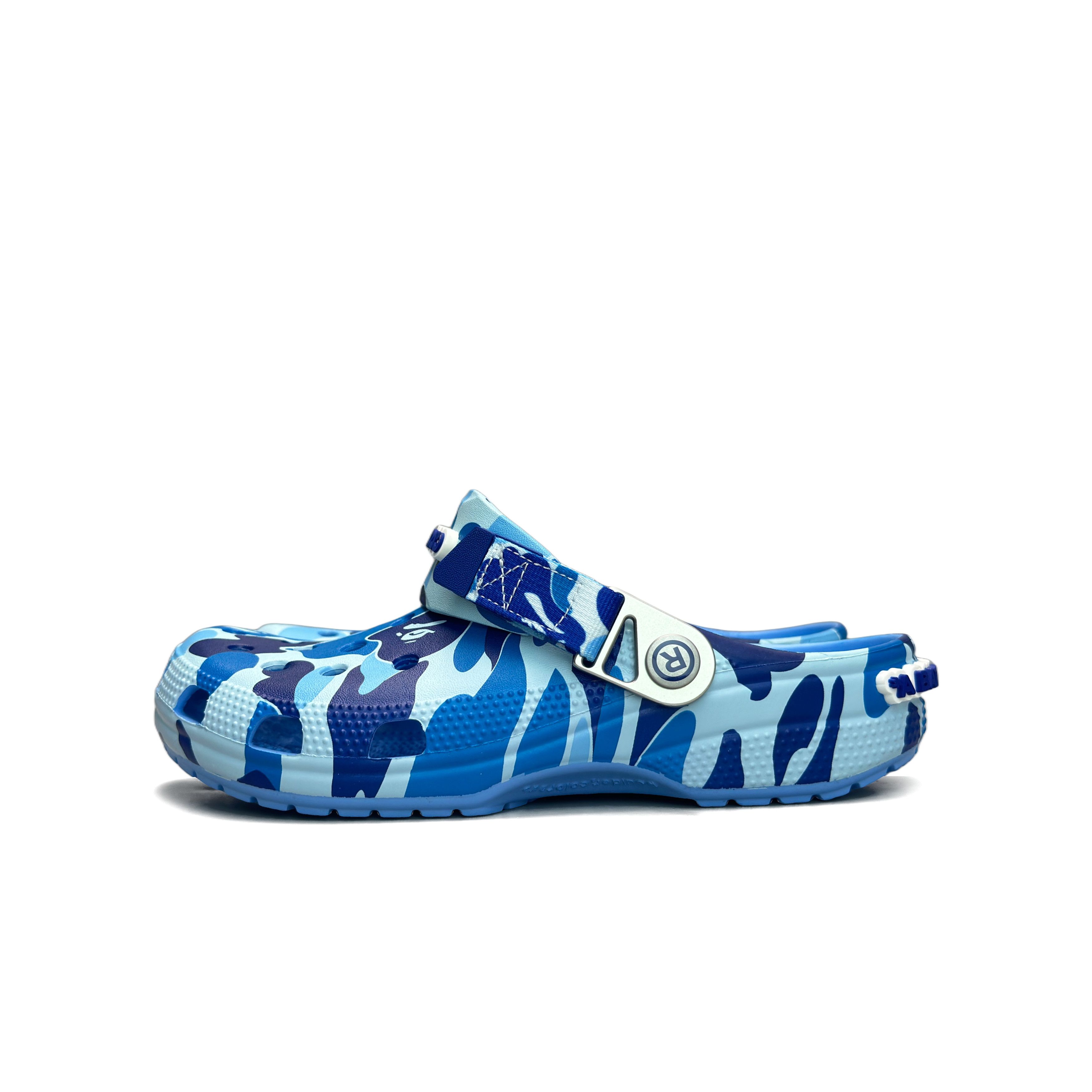 Bape × Crocs A Bathing Ape x Crocs Camo Classic Clog Blue Size 5 Size US 5 / EU 37 - 1 Thumbnail