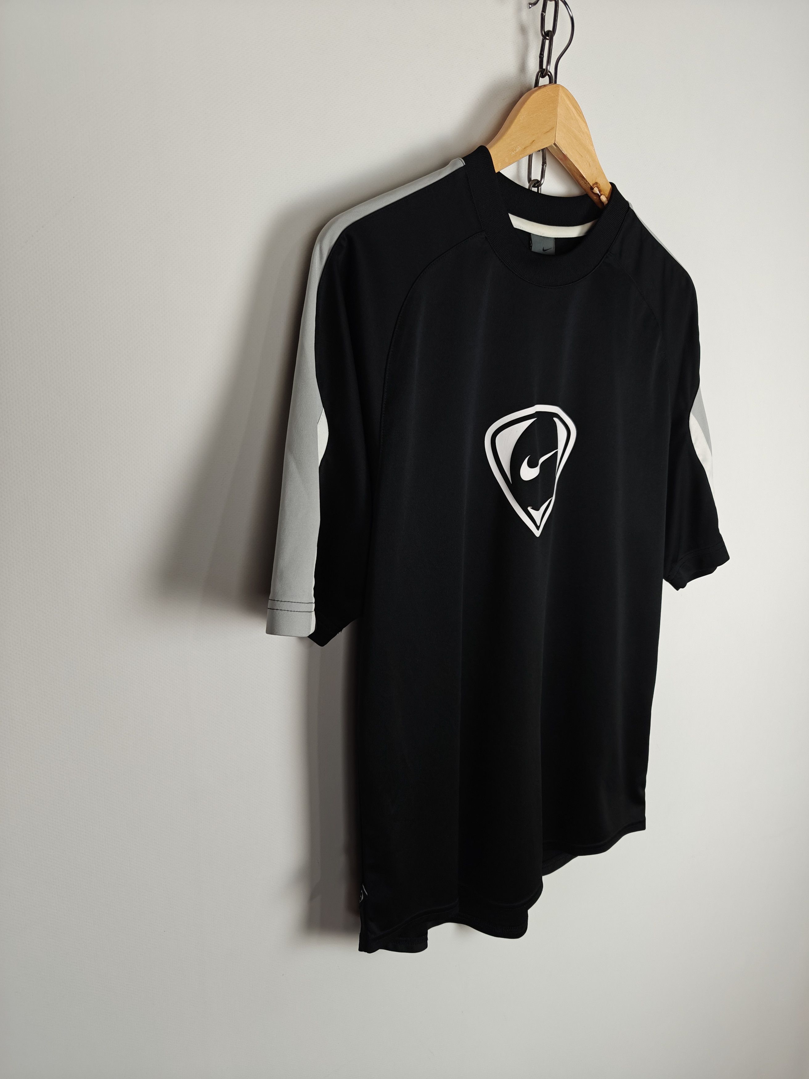 Nike Nike VTG T-Shirt Center Swoosh Logo Black size S Size US S / EU 44-46 / 1 - 6 Thumbnail
