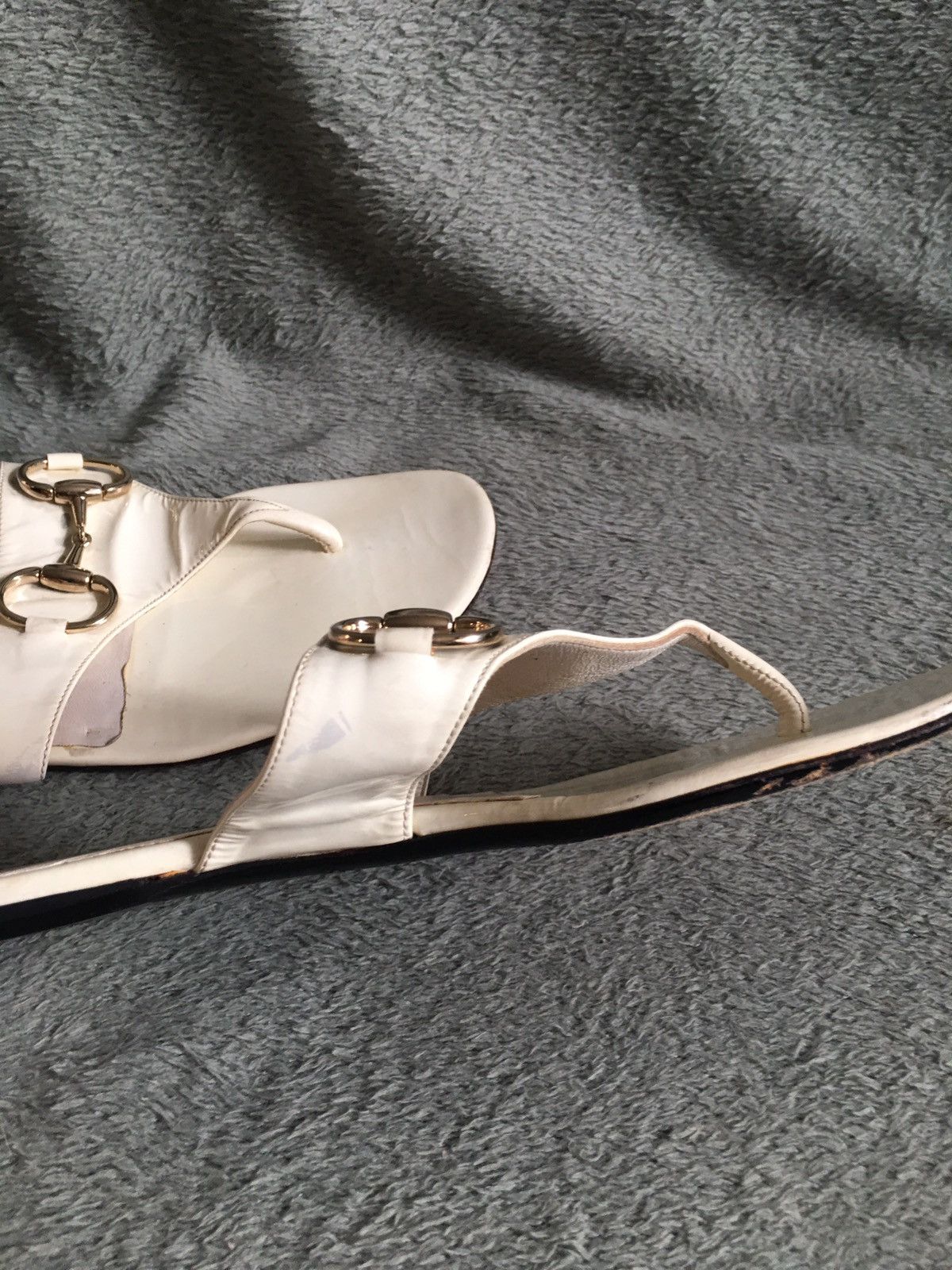 Gucci GUCCI Ivory Patent Leather Horsebit Flip Flop Sandals EU38 Size US 8 / IT 38 - 10 Thumbnail