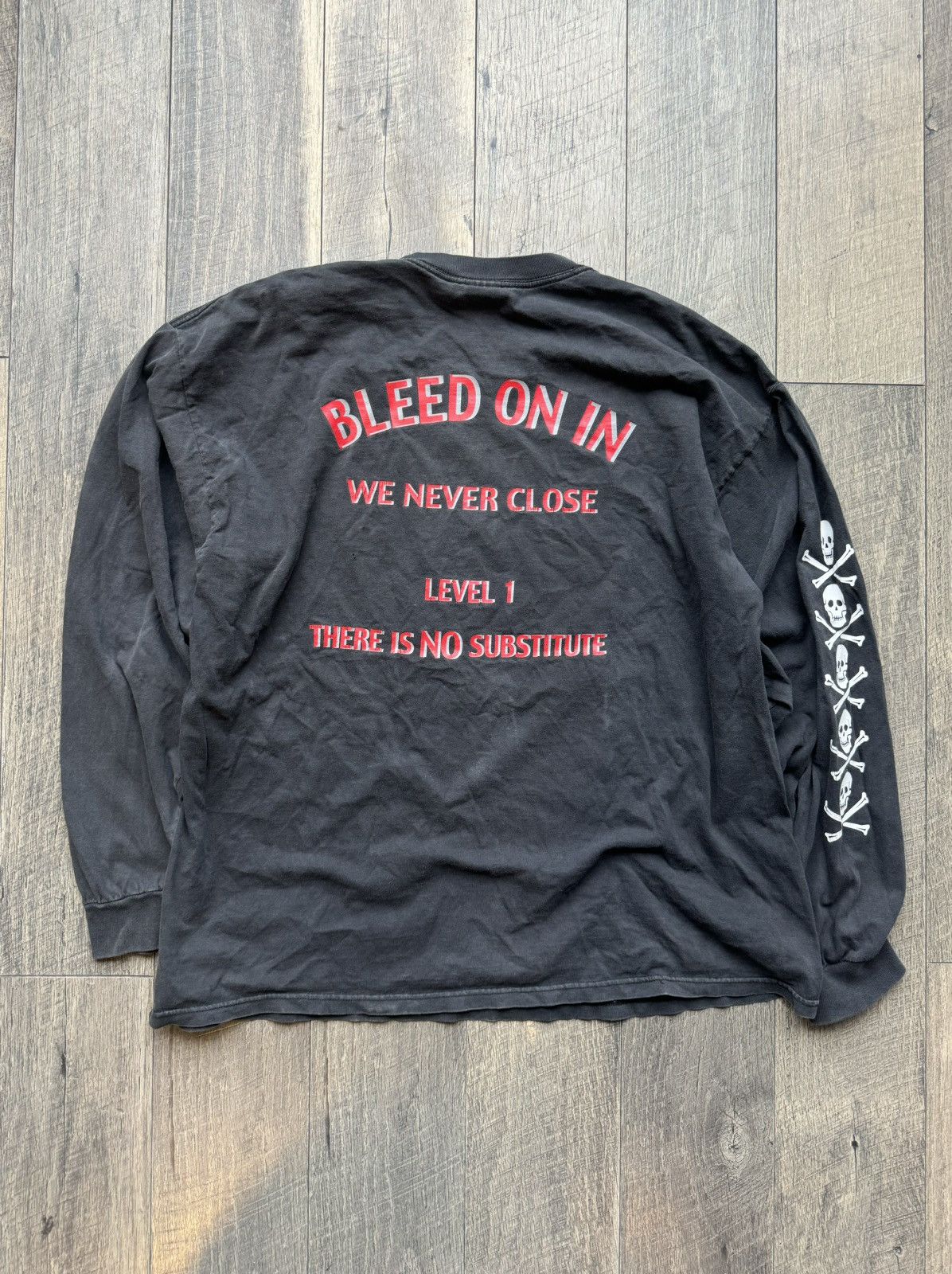 Vintage Vintage Trauma Cafe Skull Sleeve Bleed On In LS Tee - XXL Size US XXL / EU 58 / 5 - 4 Thumbnail