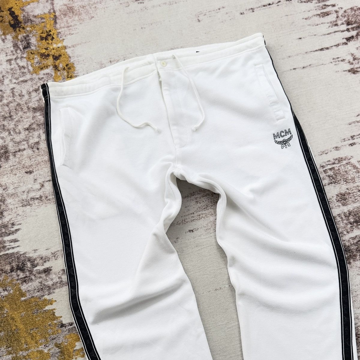 MCM MCM LOGO EMBROIDERED SIDE STRIPE SWEATPANTS Size US 44 / EU 60 - 2 Thumbnail