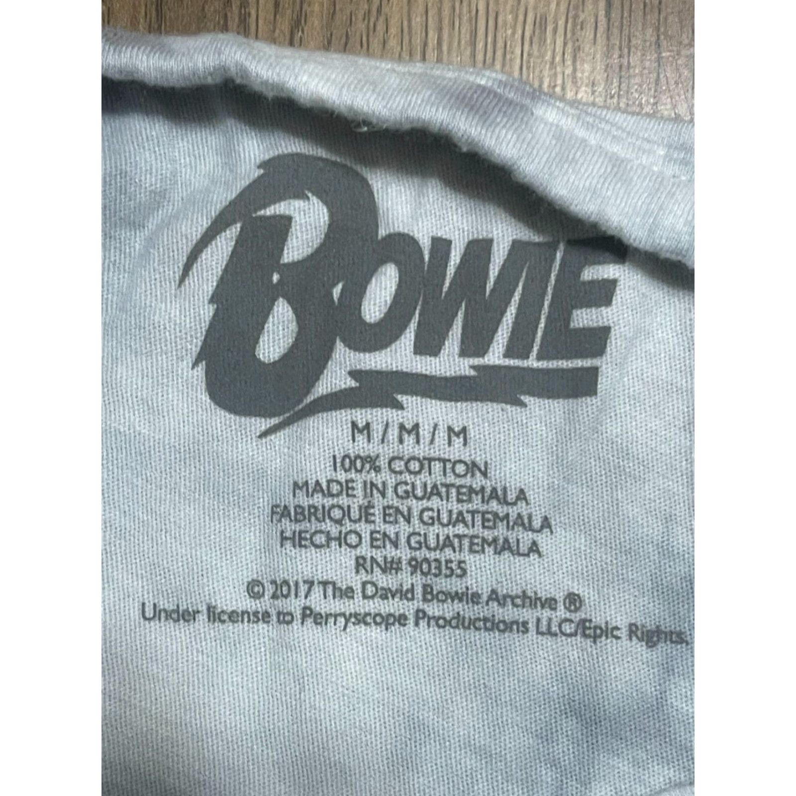 Vintage Bowie Shirt Womens Medium Gray David Bowie 1978 World Tour T-Shirt Short Sleeve Pullover Casual Regular Size M Pattern Solid Vintage No Size M / US 6-8 / IT 42-44 - 6 Thumbnail