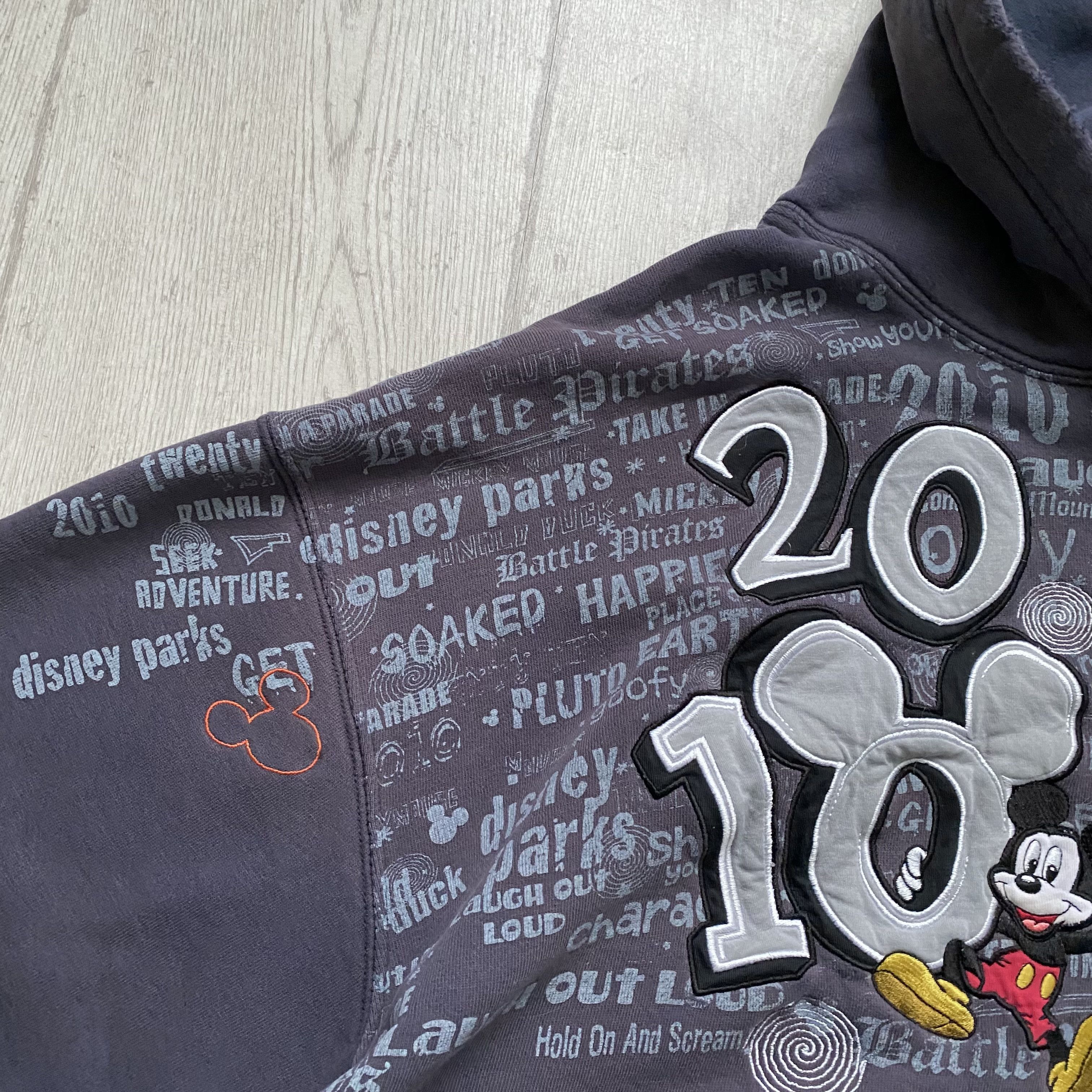 Disney 🦬 Vintage Trashed Mickey Mouse Disney Boxy Hoodie Sun faded Size US XXL / EU 58 / 5 - 6 Thumbnail