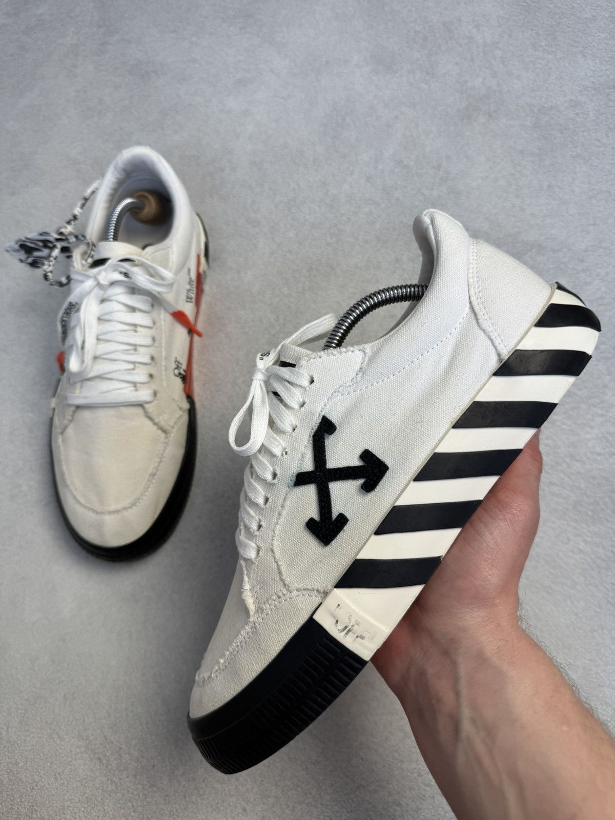 Off-White Off-White Low Vulcanized Canvas Sneakers size43 Size US 9.5 / EU 42-43 - 9 Thumbnail