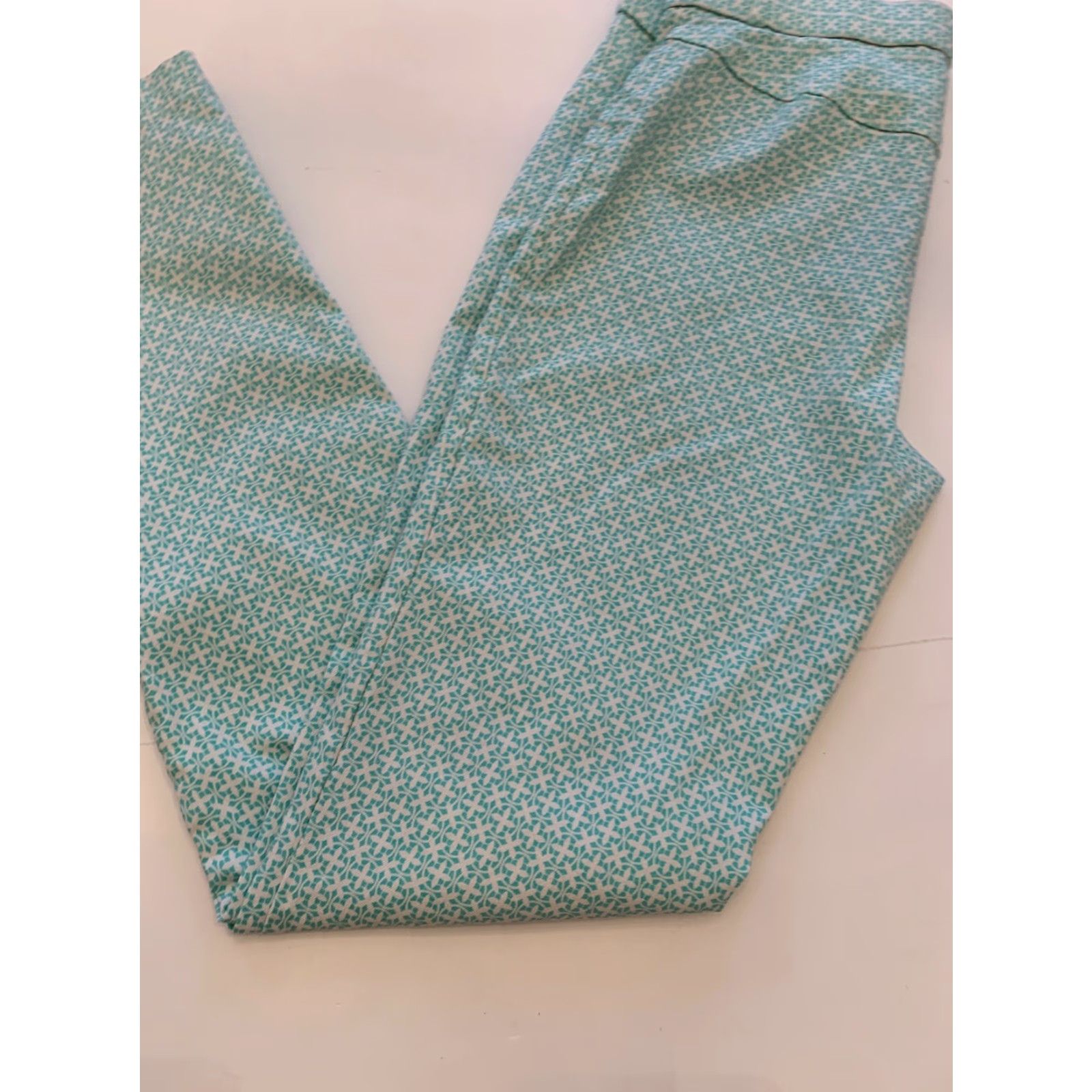 Vintage Atmosphere 6 Women's Pants Skinny Inseam 28" Green Print Lightweight 75% viscose 22% polyamide 3% elastane Slim fit Womens Size 28" / US 6 / IT 42 - 3 Thumbnail