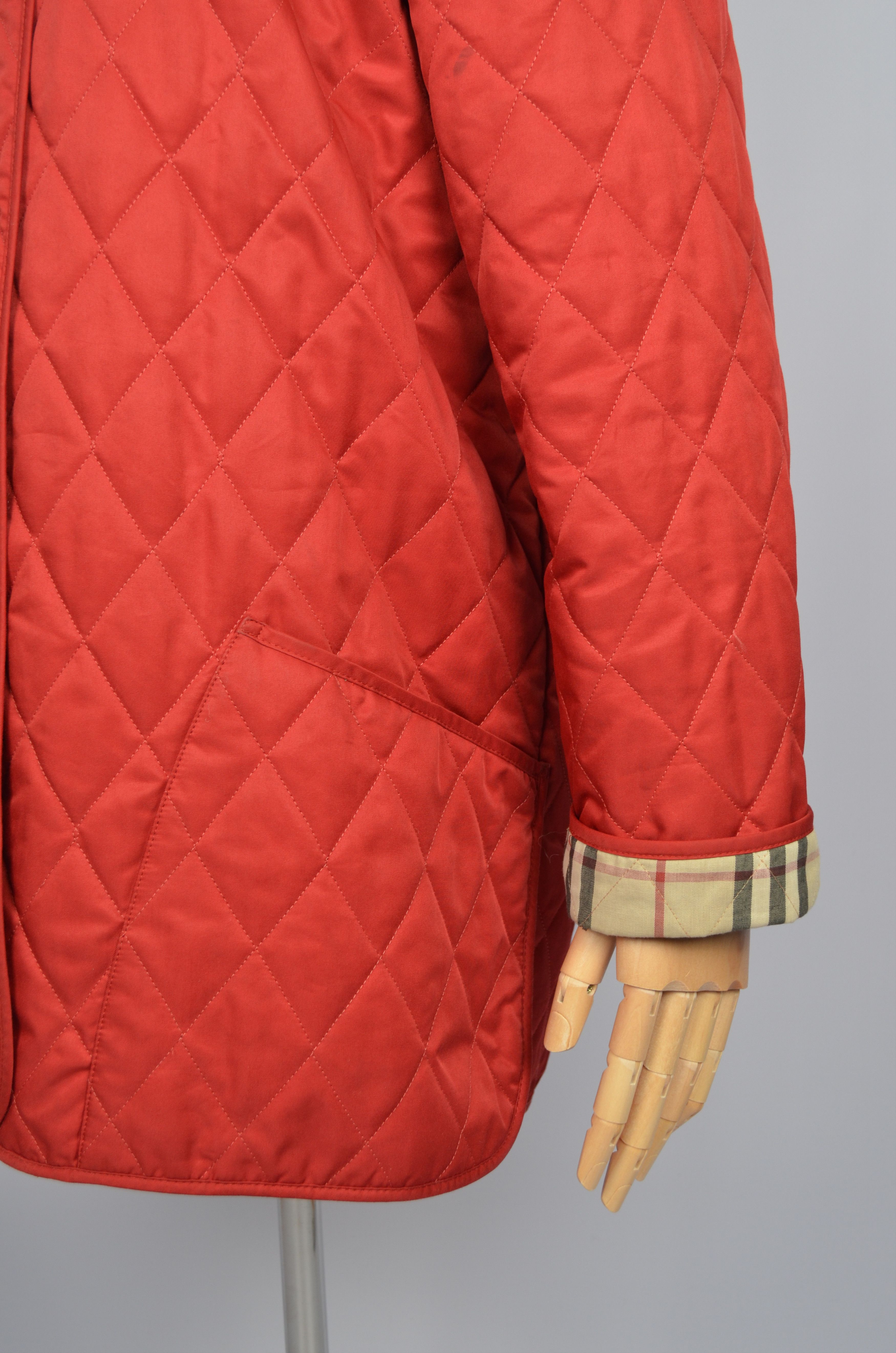 Burberry Burberry Quilted Red Jacket Nova Check Size S RARE P2P 20'4" Size S / US 4 / IT 40 - 7 Thumbnail