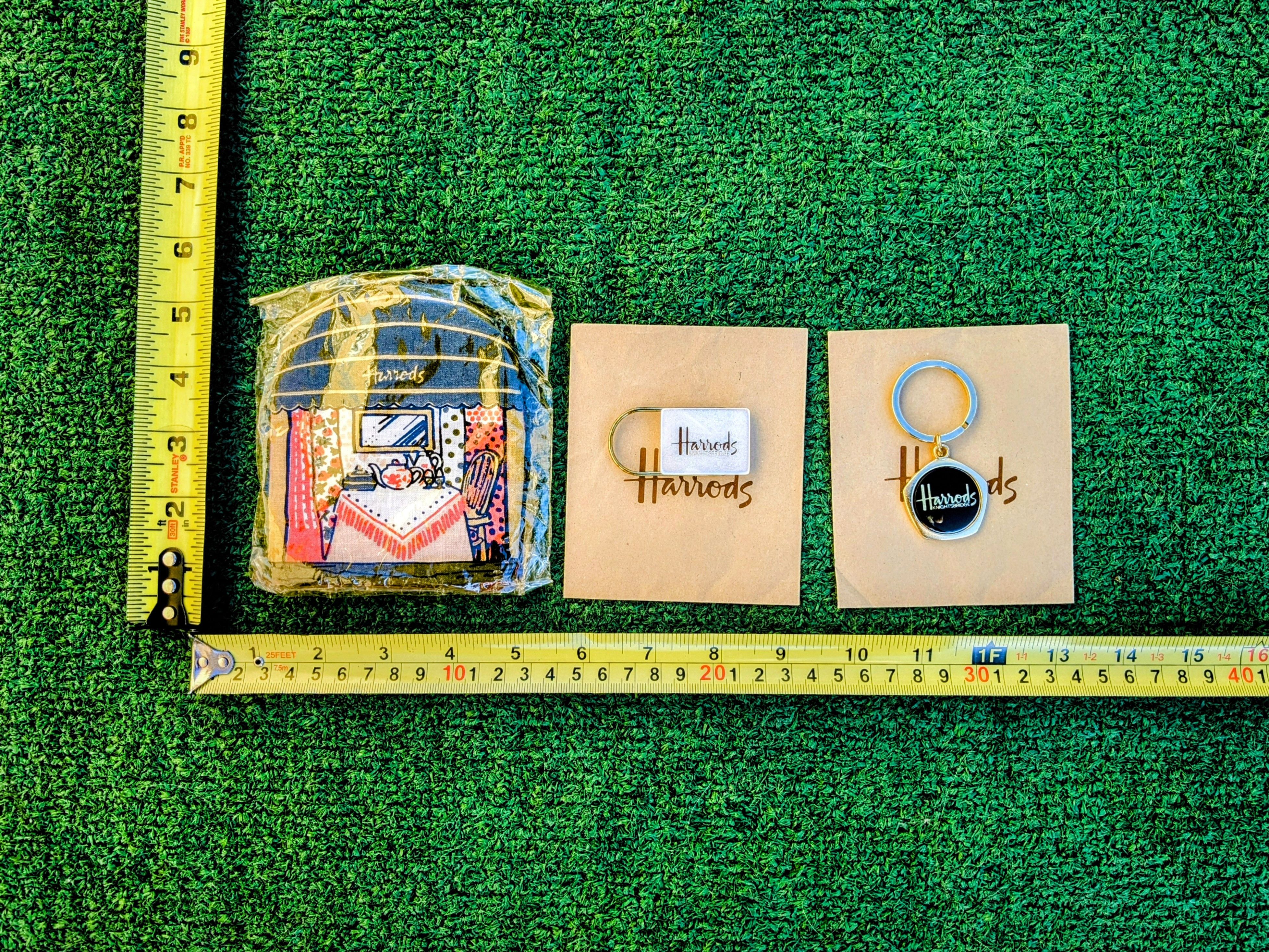 Harrods VTG 1980's HARRODS Knightsbridge Egg Cosy+2 Keychain Set Size ONE SIZE - 3 Thumbnail
